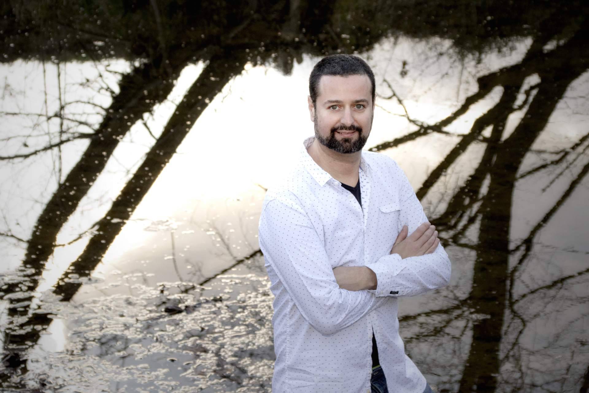 El reconocido escritor y maestro de Reiki, Javier Robas, presenta los mejores libros de autoayuda