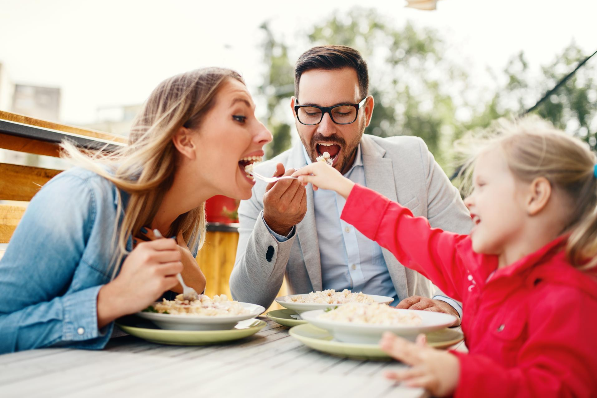 Cafetería las Palmeras ofrece la experiencia completa de comer en Madrid