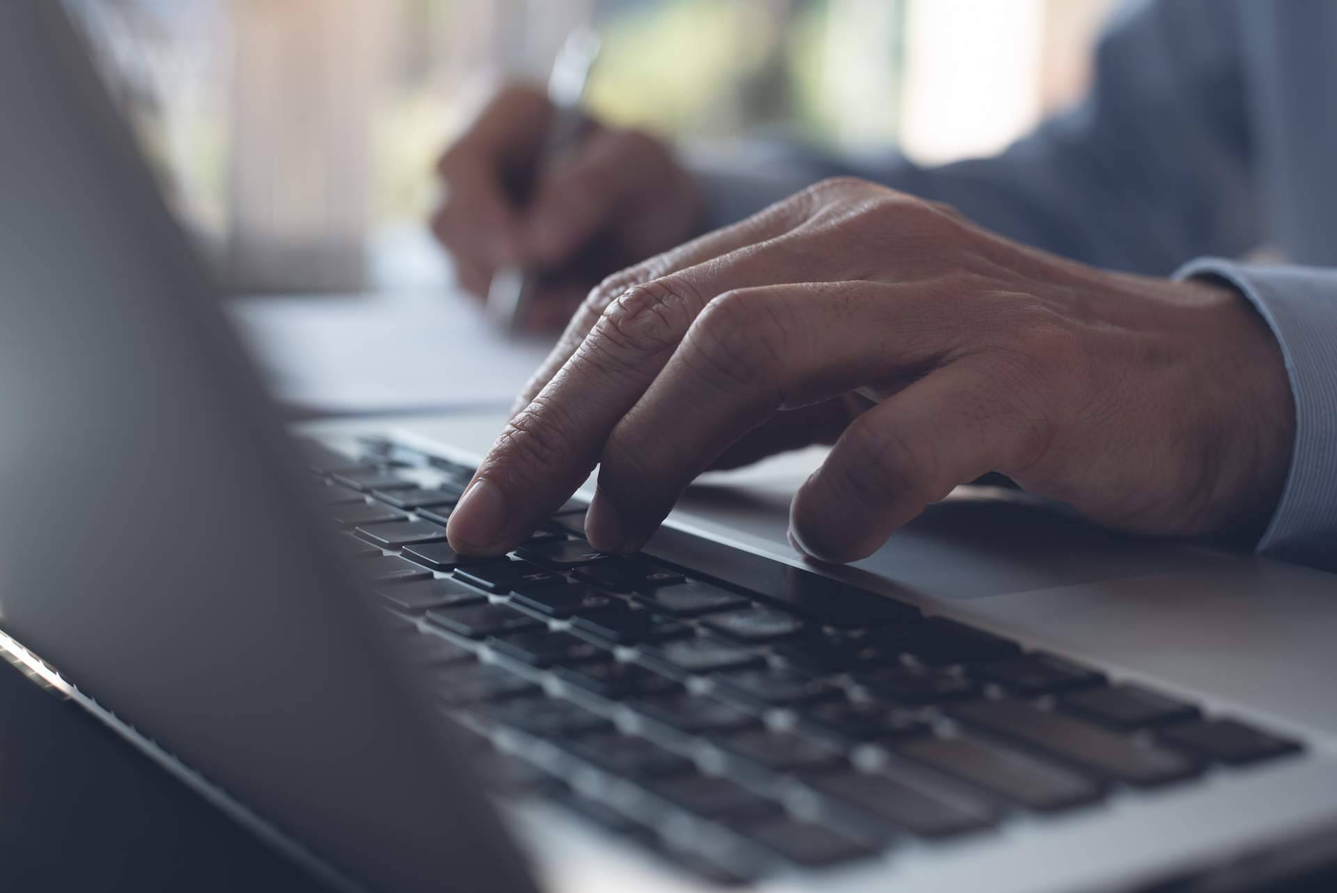 ¿Cómo crear una academia online para vender cursos sin pagar comisiones aplicando el método Academyland de Ulises Project?