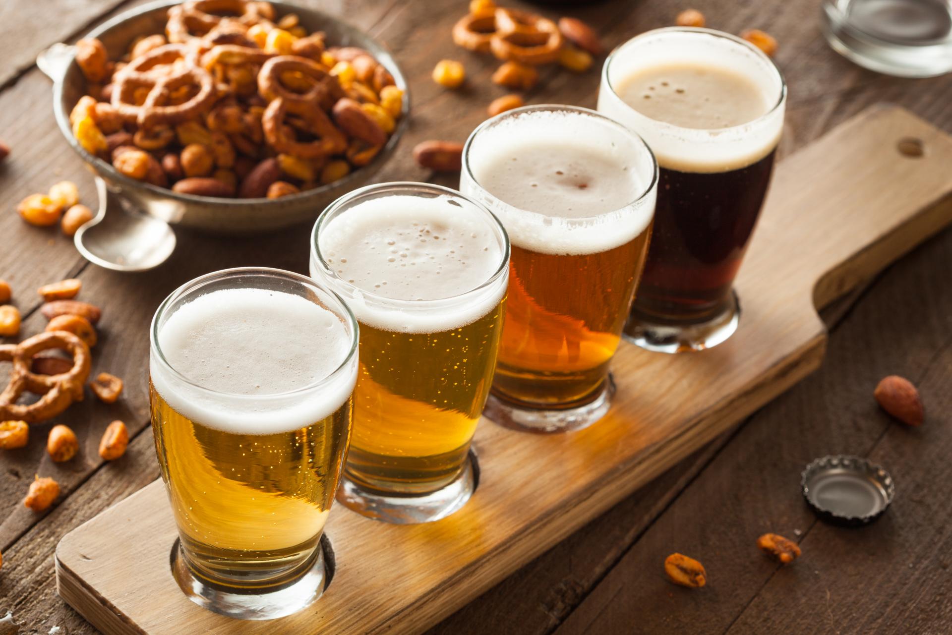 Los clientes se enamoran del sabor de la cerveza 12-70