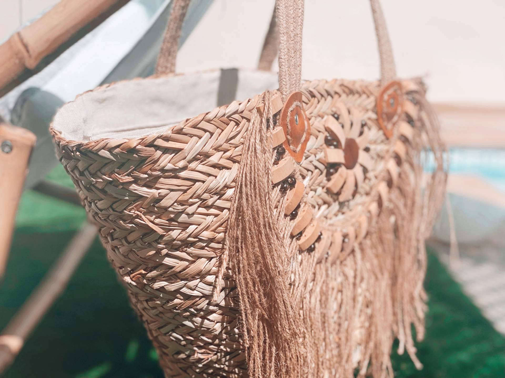 ¿Cuál será la tendencia de este verano? Los bolsos naturales de la firma Lola Amara