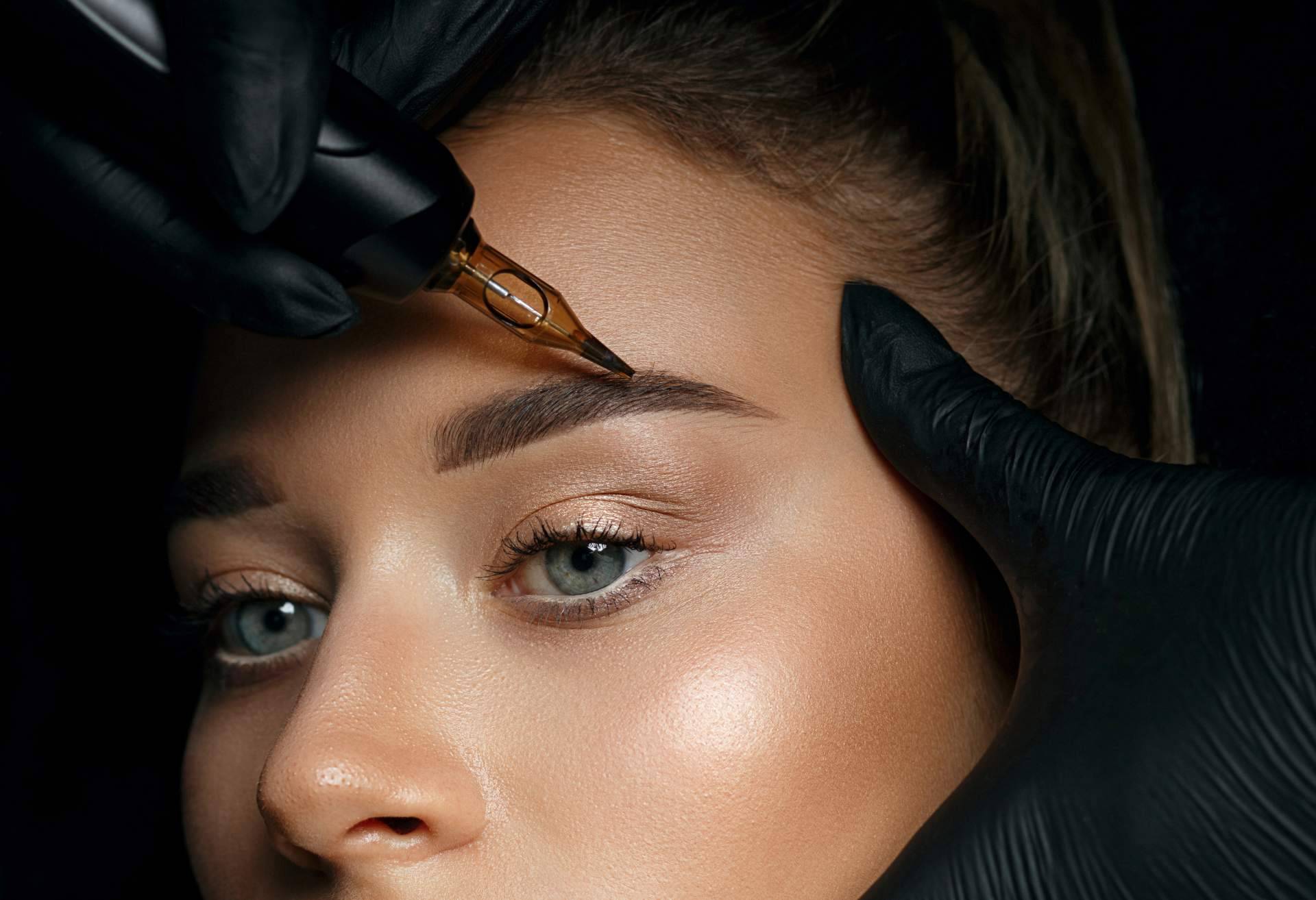 Micropigmentación, el maquillaje permanente en cejas, ojos y labios de Distrito Wellness Concept