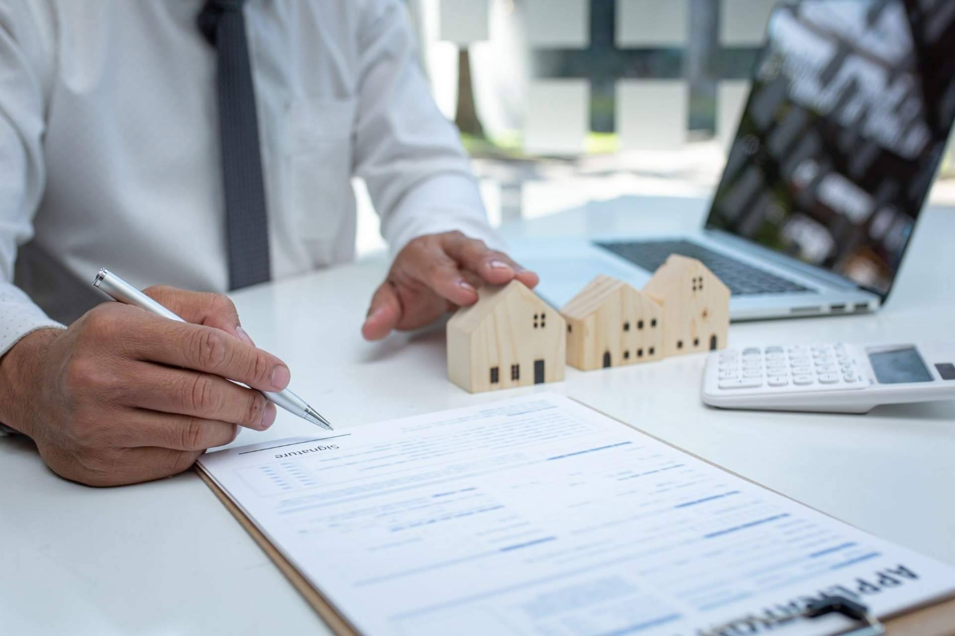 Hipotecas Plus ayuda mejorar la hipoteca y dejar de pagar vinculaciones y comisiones