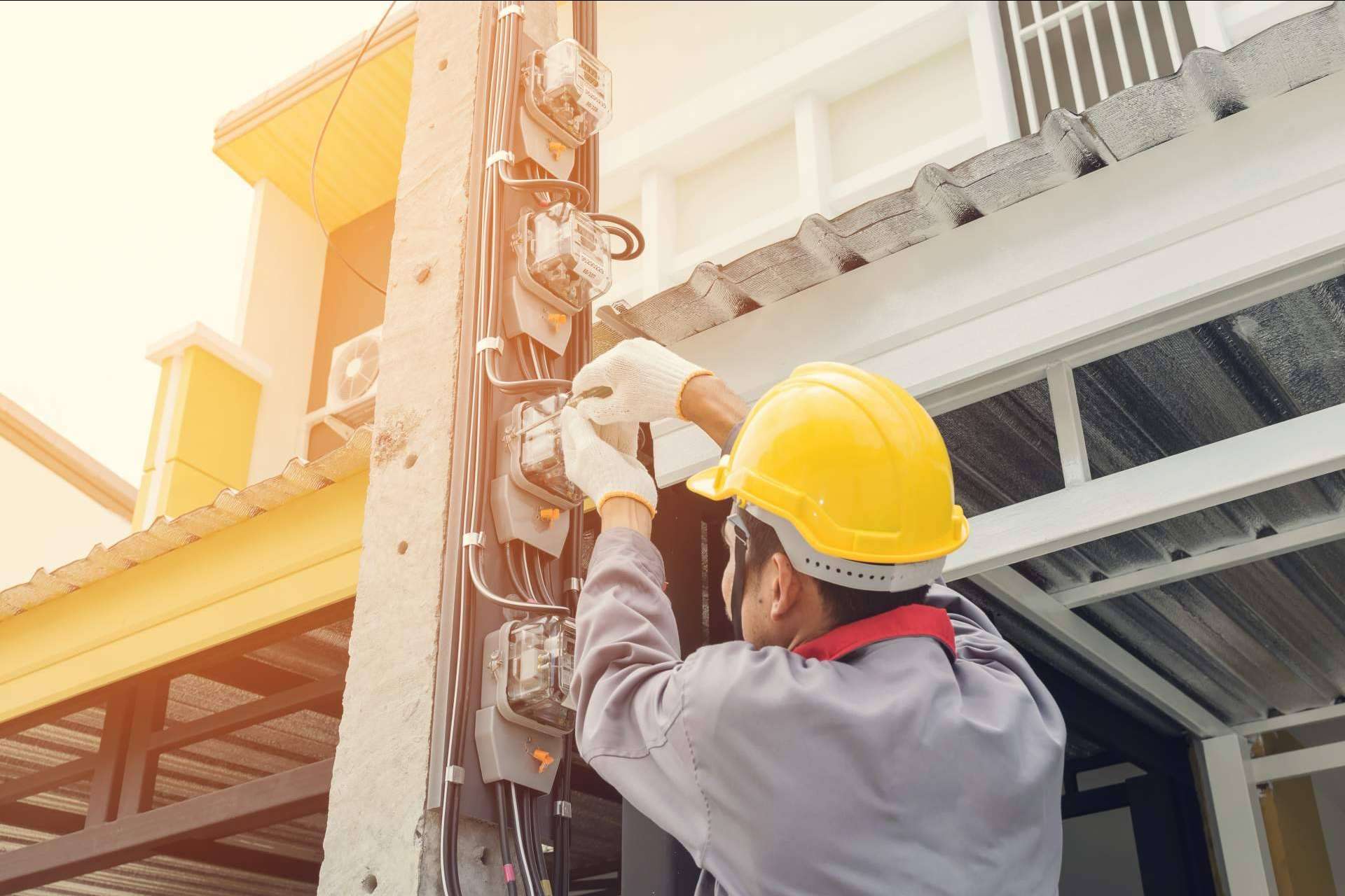 Ecoluz Eléctricas, a favor de la utilización de las energías renovables y las placas solares