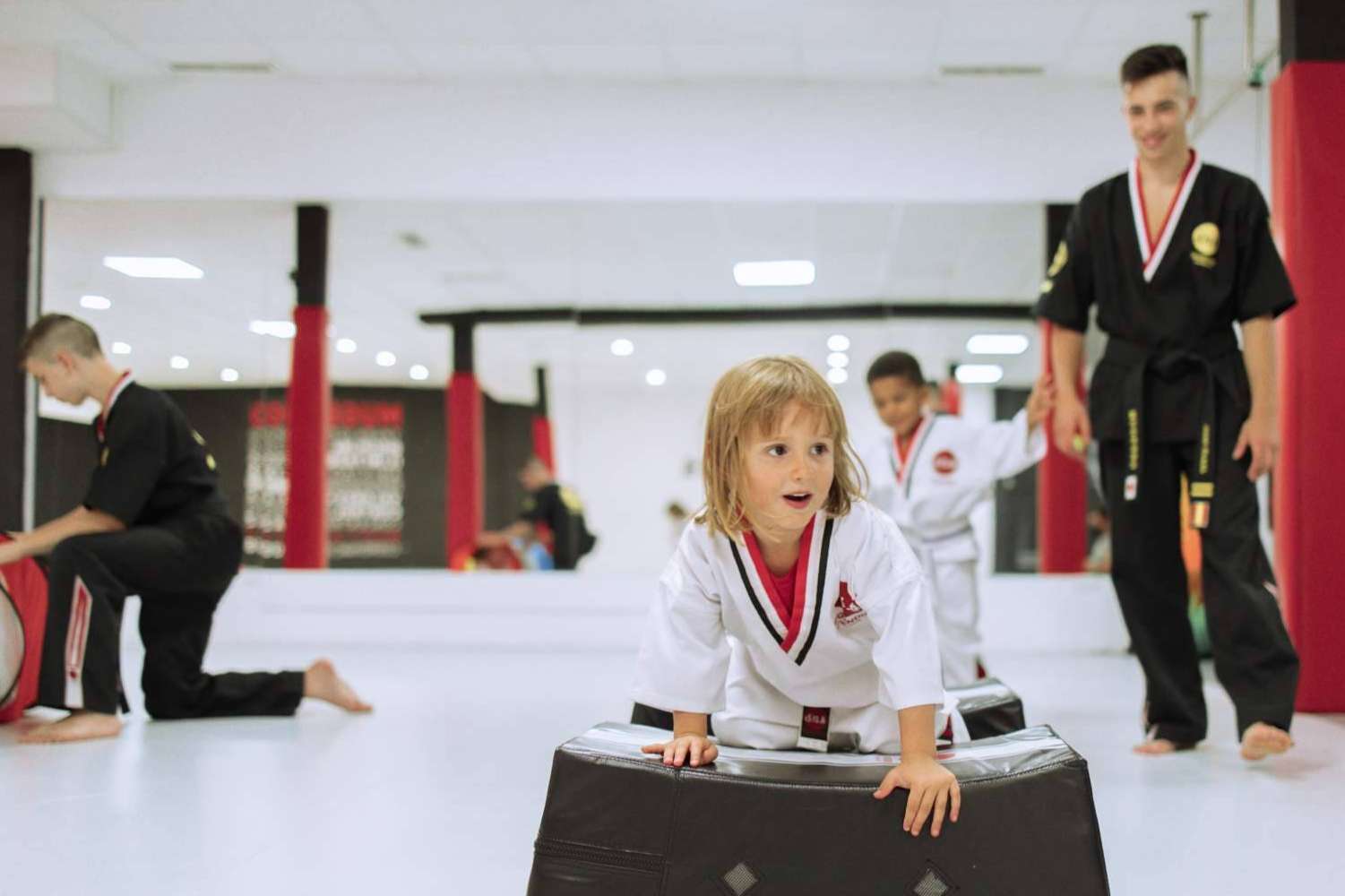 La escuela de artes marciales Mugendo promueve el óptimo desarrollo físico, mental y cognitivo de los estudiantes