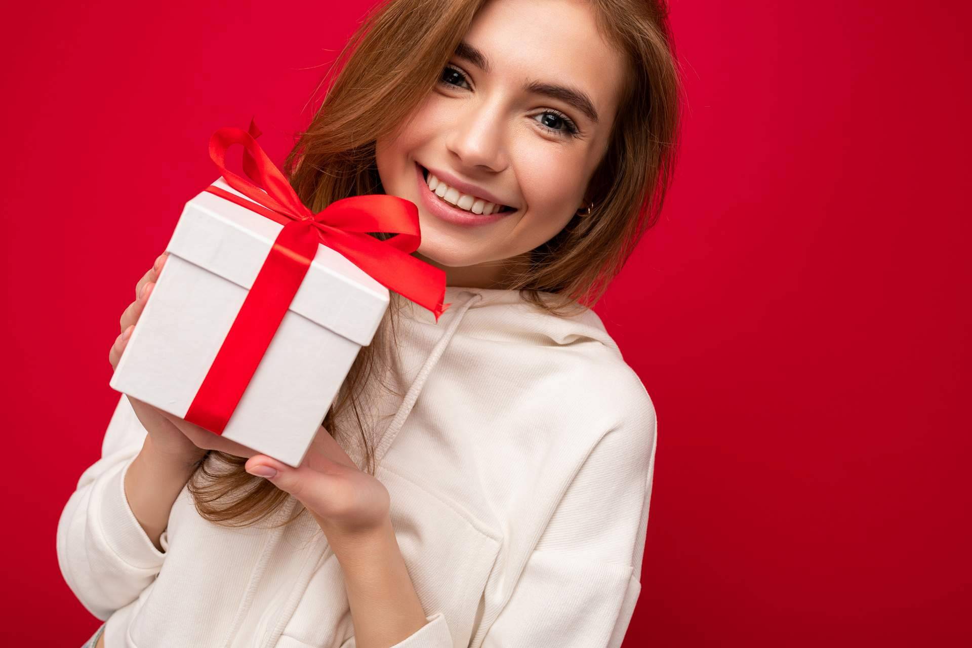 Belleza, salud y sonrisa en los packs navideños de regalos de Cosmetics Tenerife