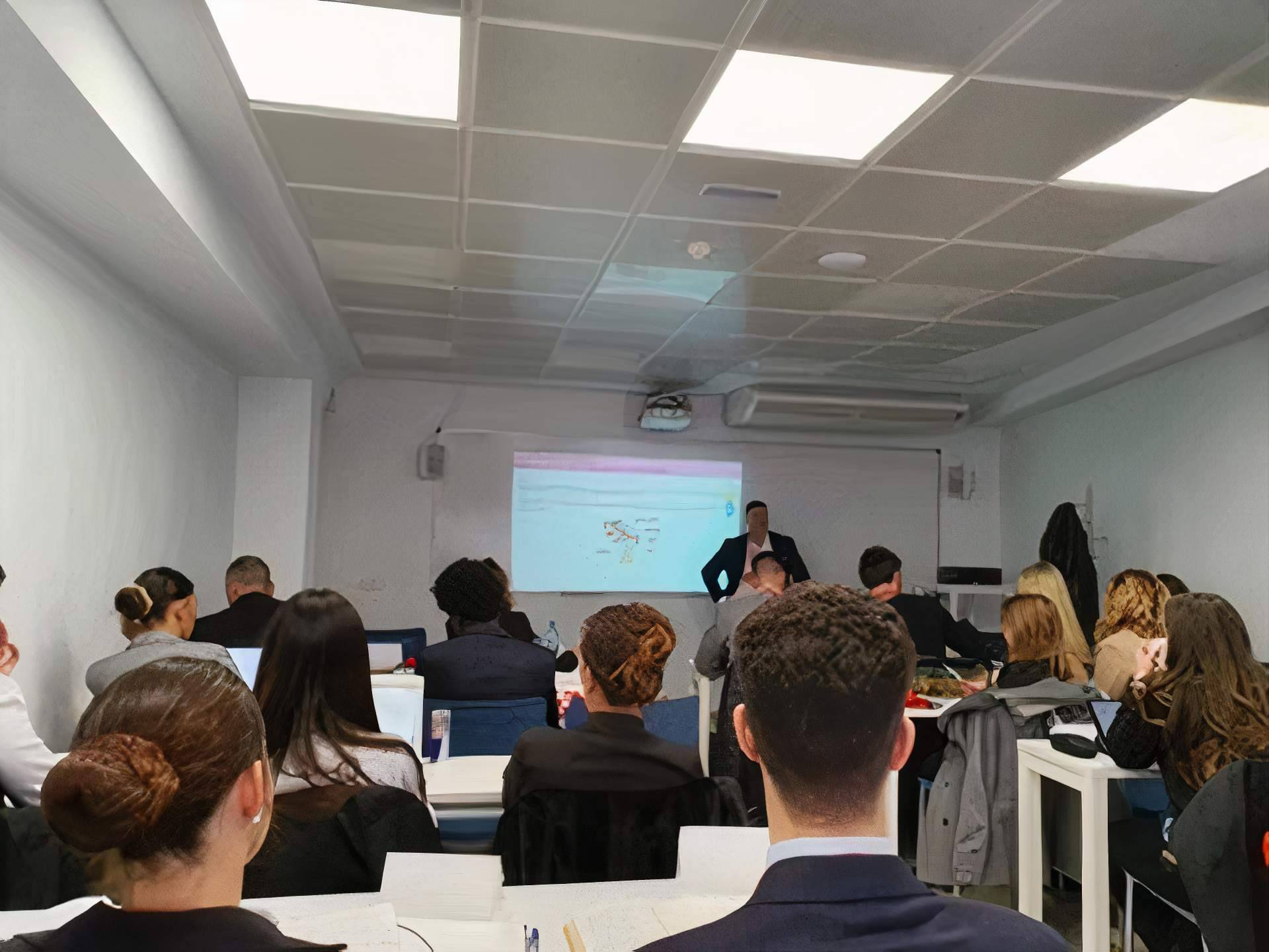 Bravo19 y su curso de Mercancías Peligrosas para profesionales del sector aeronáutico