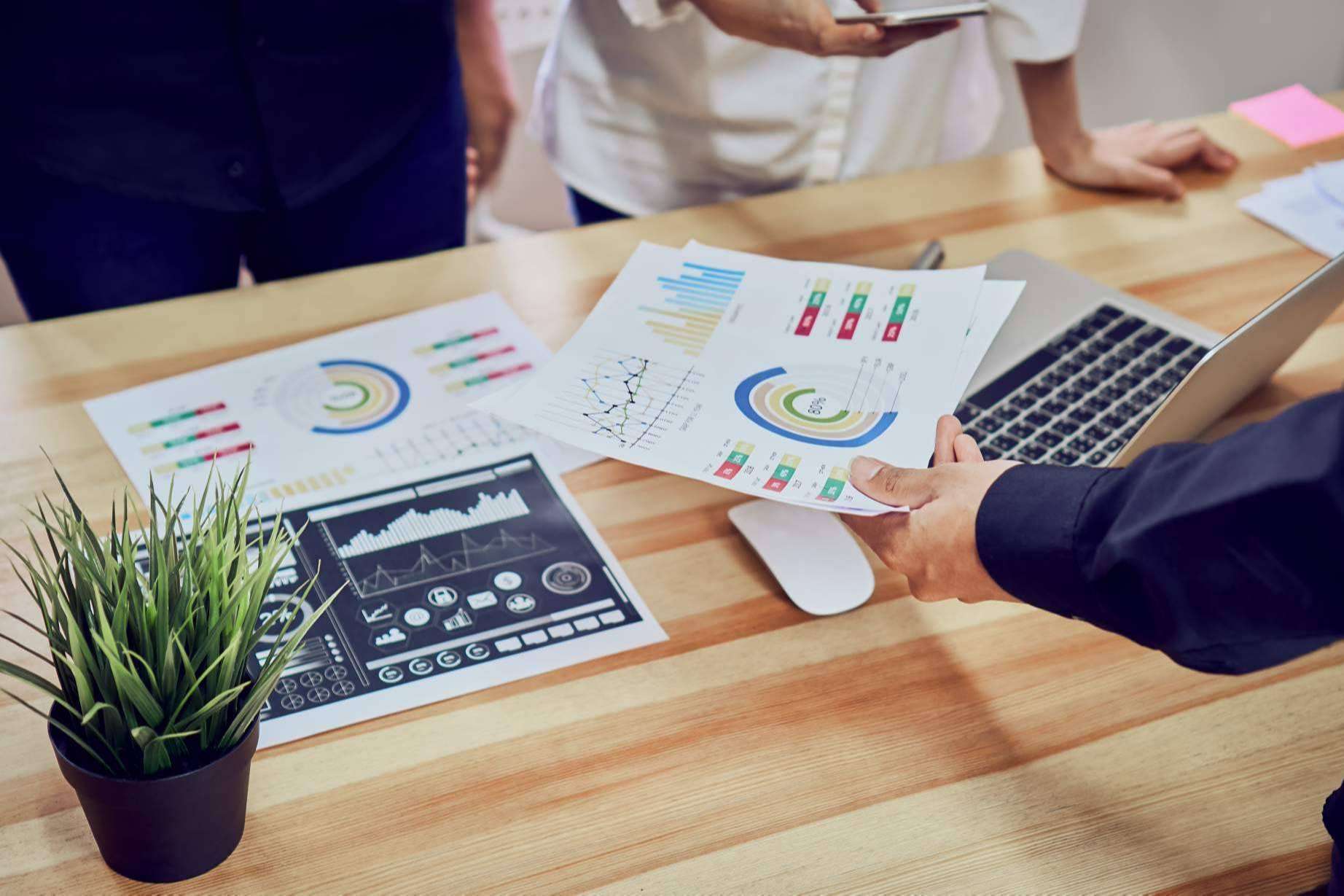 ¿Por qué es importante contratar una agencia especializada en gestión de marcas?