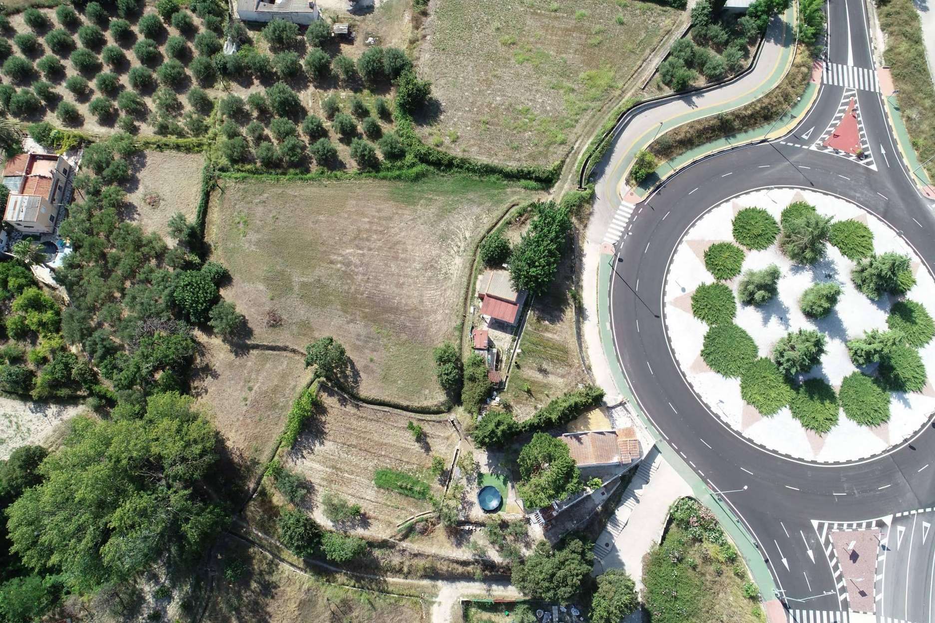 Aeroescuela Xtreme indica que la topografía o la producción audiovisual con dron son usos muy comunes de este sistema
