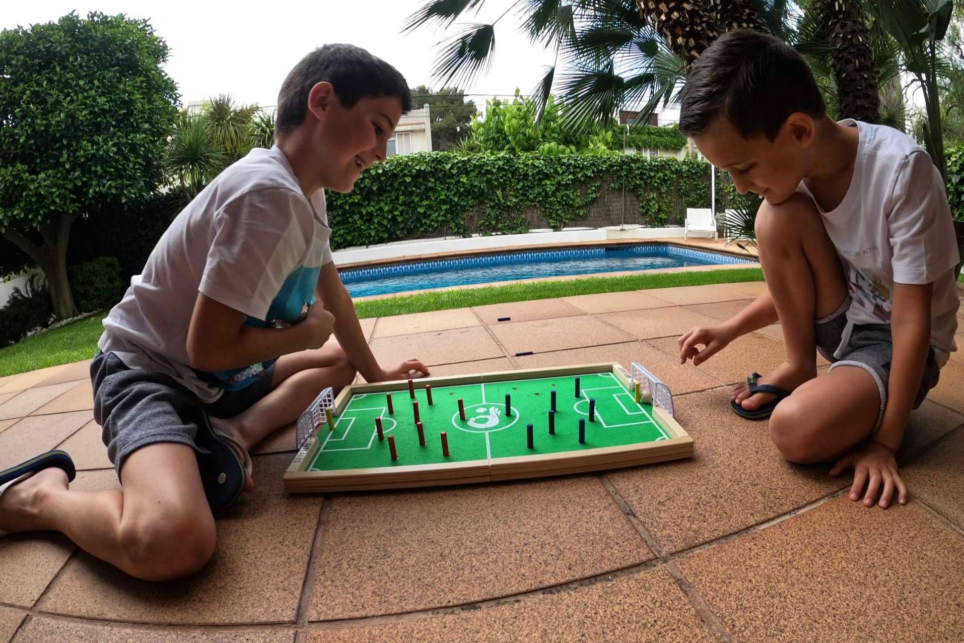 ¿Quiénes son los famosos y futbolistas que ya han jugado a PLAKKS? El juego de mesa que ha revolucionado el fútbol
