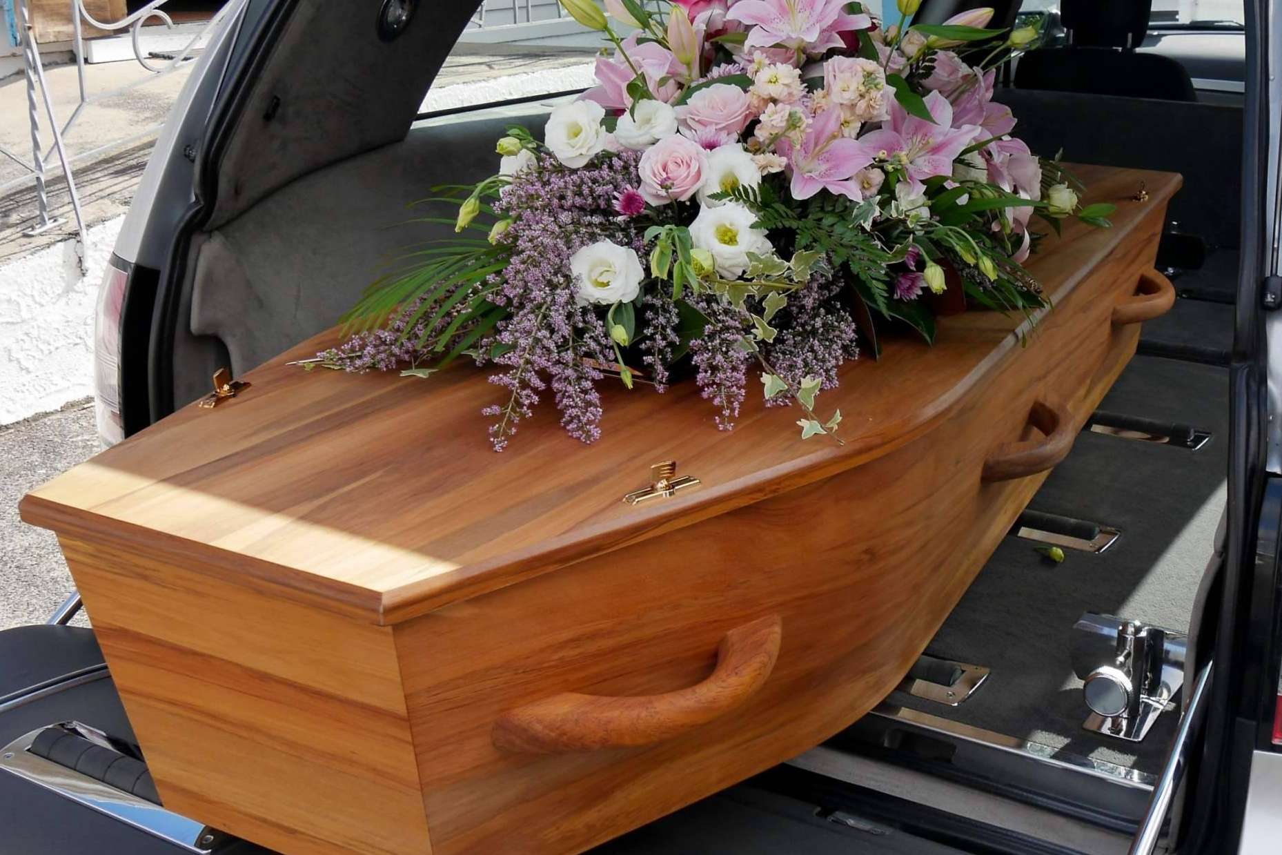 Trámites a seguir tras el fallecimiento de una persona, según el comparador de funerarias en Barcelona Funos
