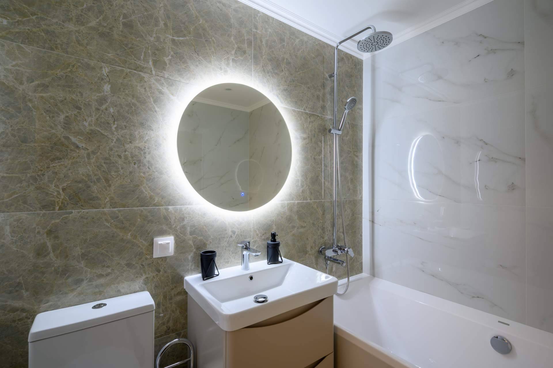Cómo combinar los espejos de baño con led con los muebles de baño, Balnearian