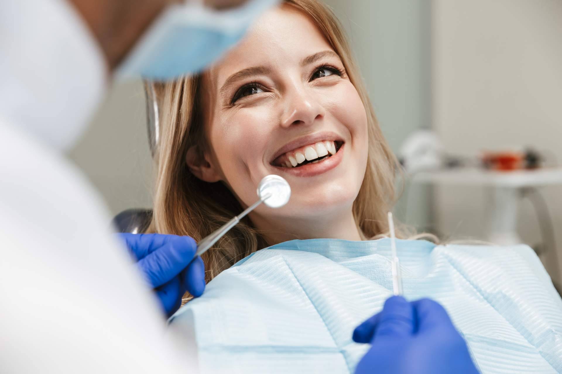Dientes rectos, ¿estética o salud?, según Clínica Viasalud