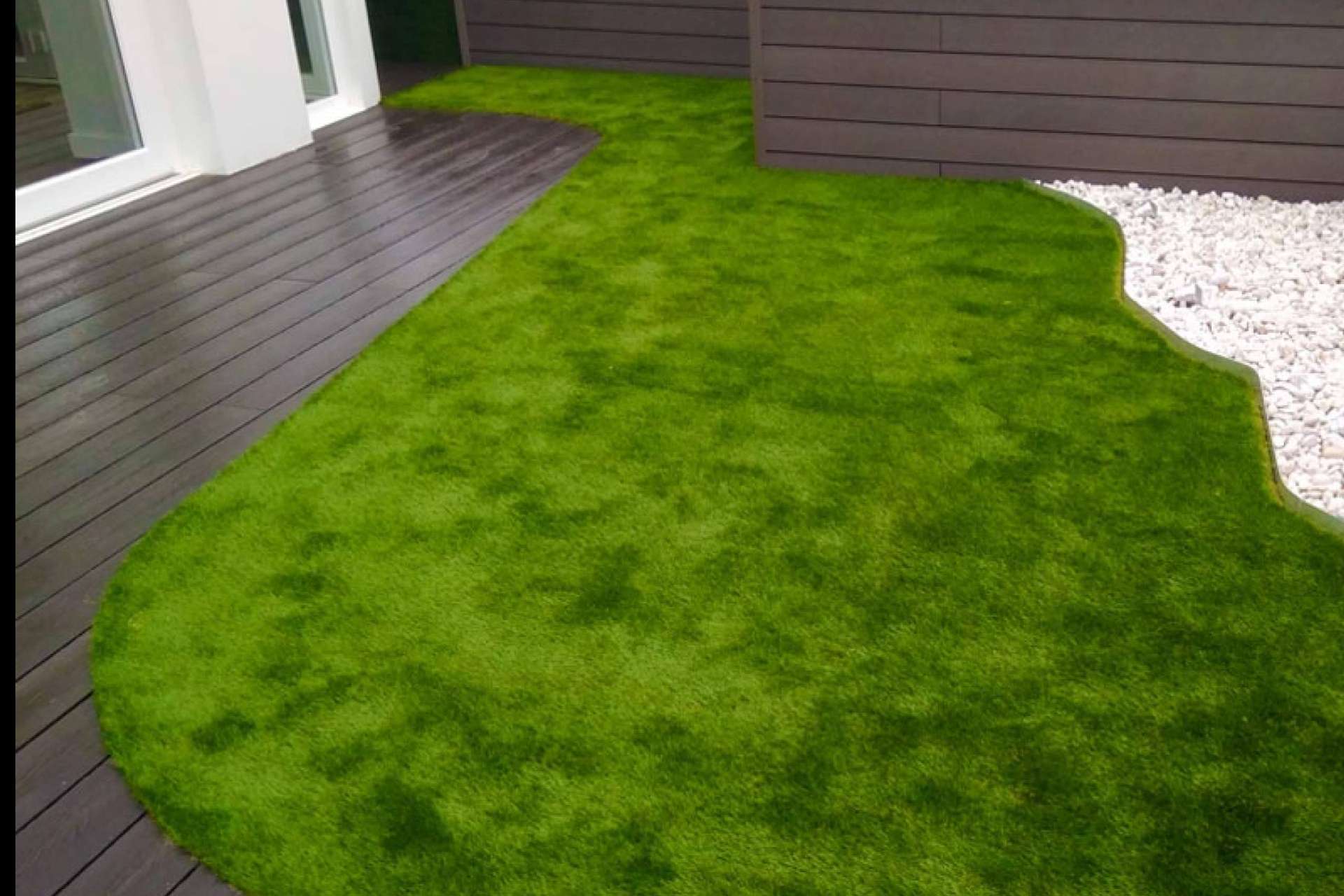 Césped artificial en Madrid, un servicio de instalación profesional