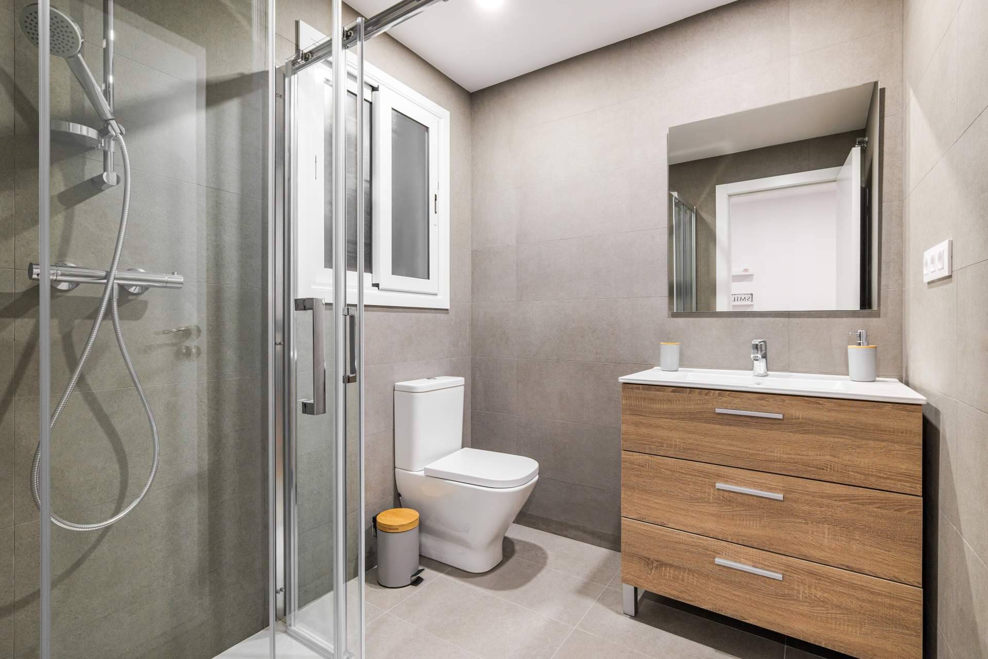 Reformas de baño cuidando hasta el último detalle con Finalis