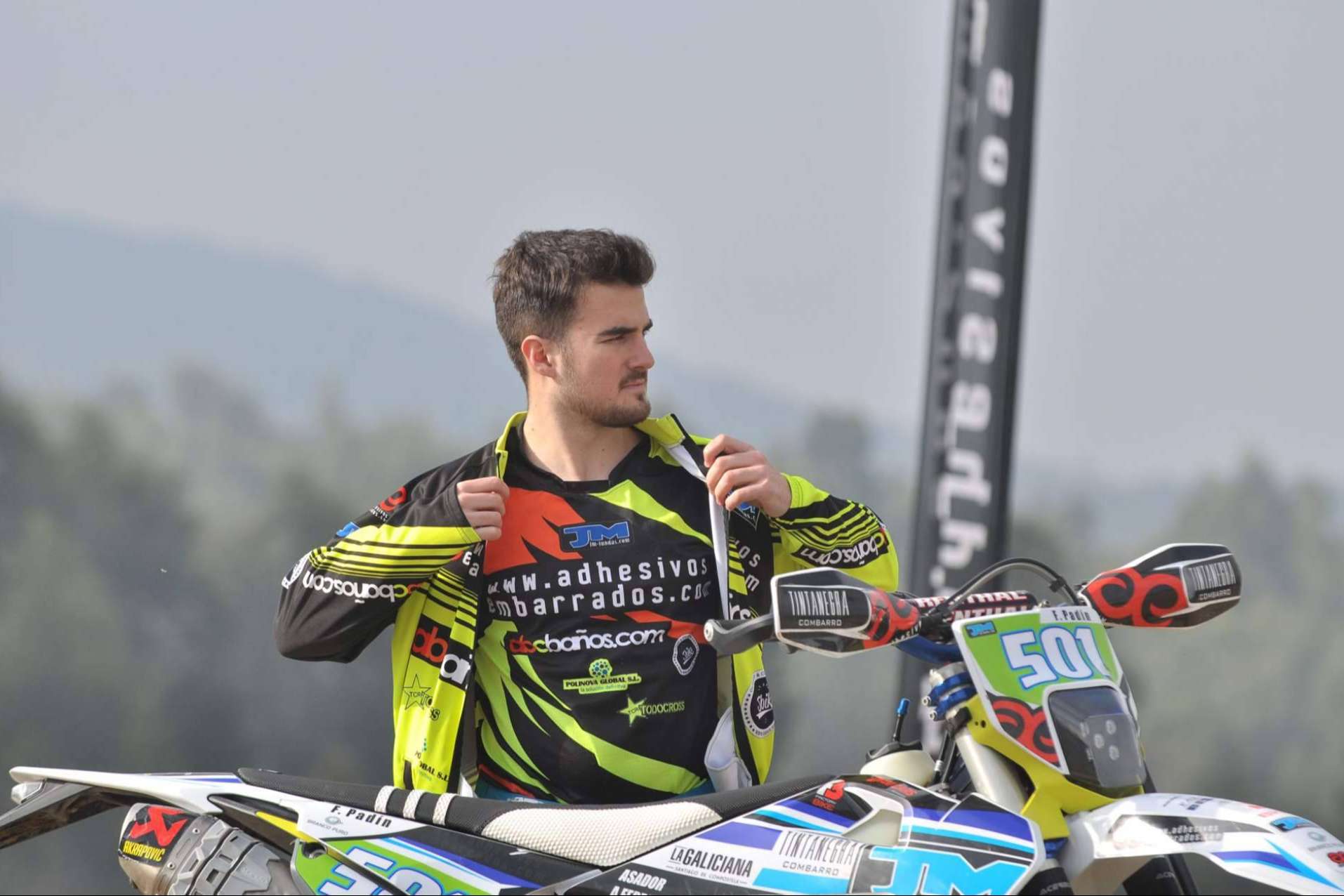 Chalecos para enduro y motocross disponibles en ADHESIVOSEMBARRADOS