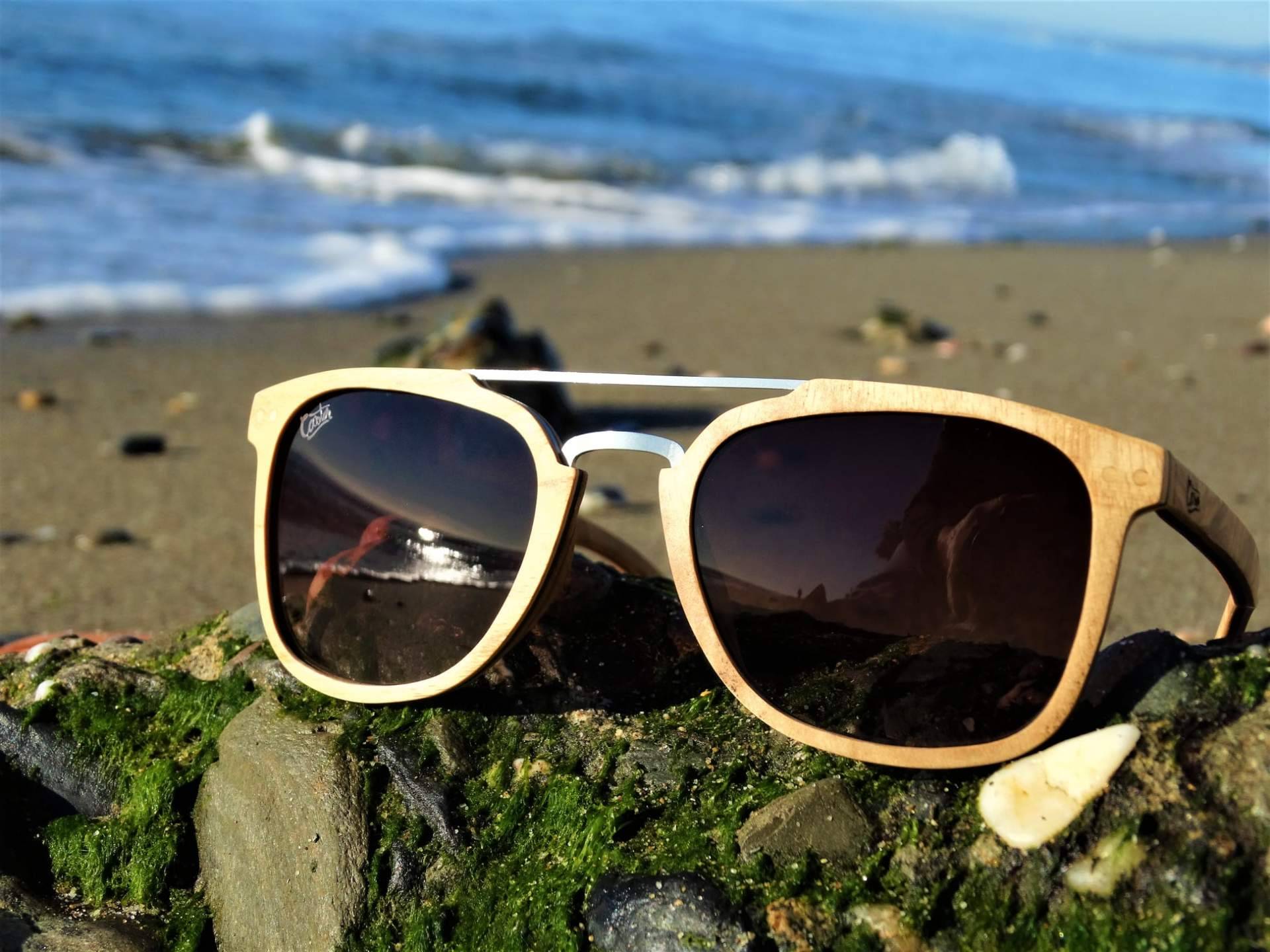 La marca Castor Sunglasses elabora gafas de madera de olivo