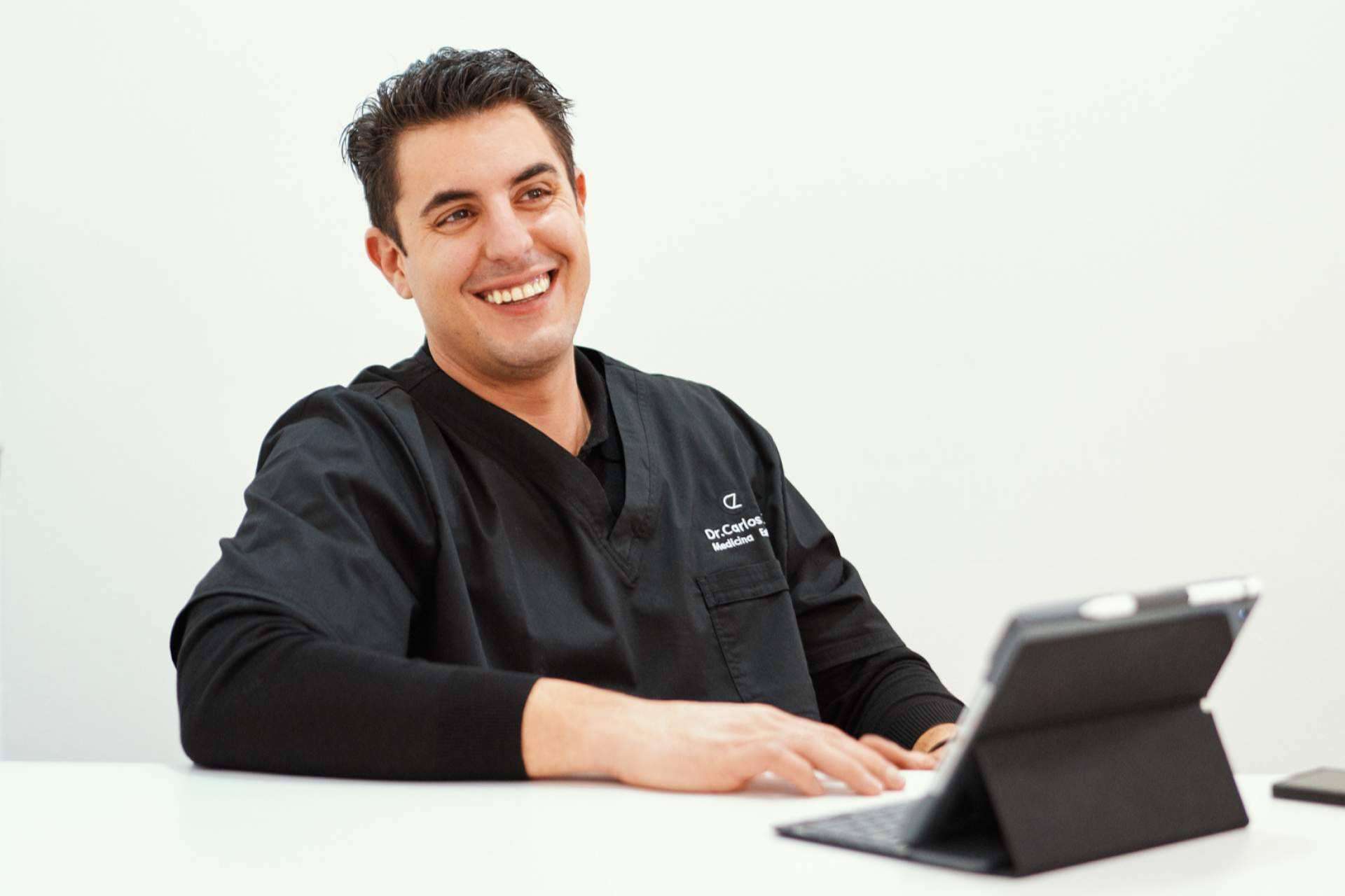 ¿Qué hay que saber antes de someterse al tratamiento de sonrisa gingival?, por el Dr. Carlos Zito