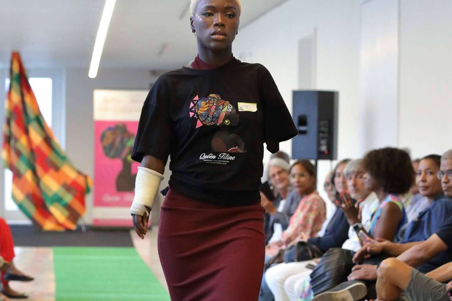 QUEENTITÍNE, moda africana solidaria e inclusiva con tallas que van de la S a la XXL