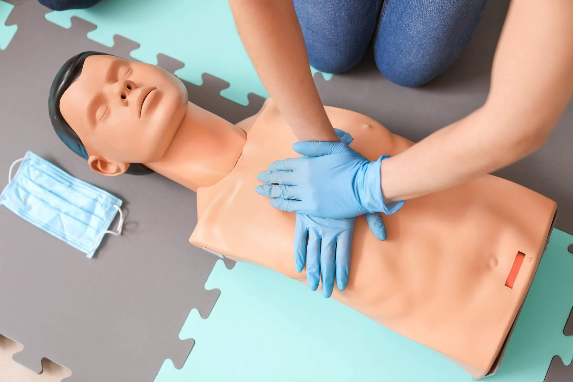 Taller de RCP Básico presentado por Fátima Pérez Cardiología