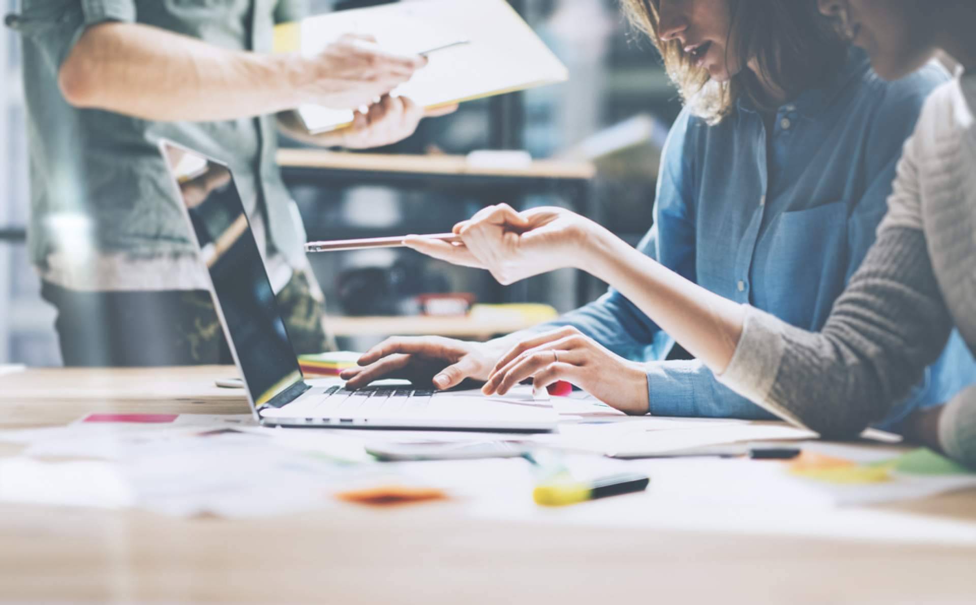 ¿Qué herramientas usan las agencias de marketing hoy en día?, con dupla.ai