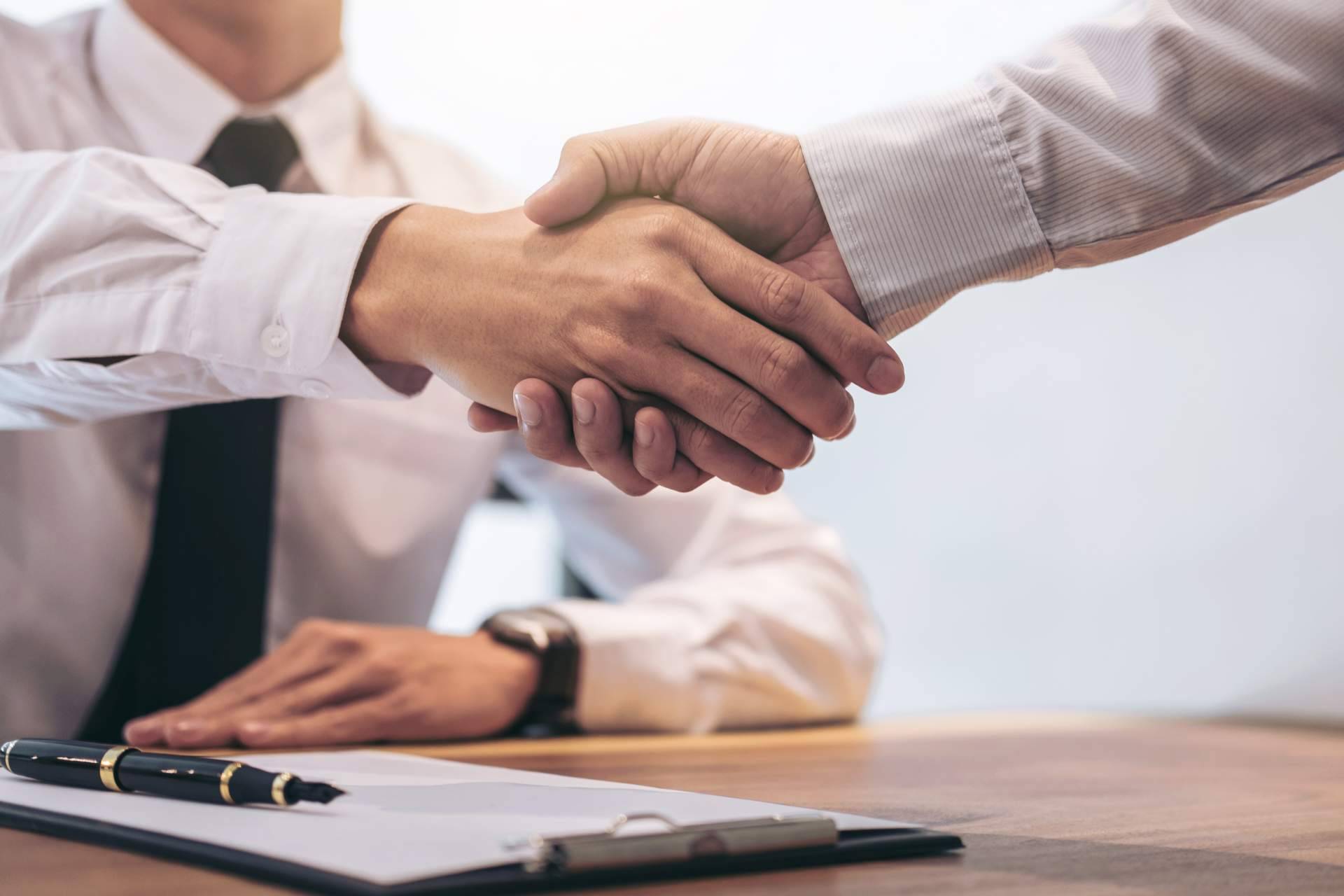 NOVI mentor club  permite conocer cuáles son las claves para contratar a un comercial autónomo