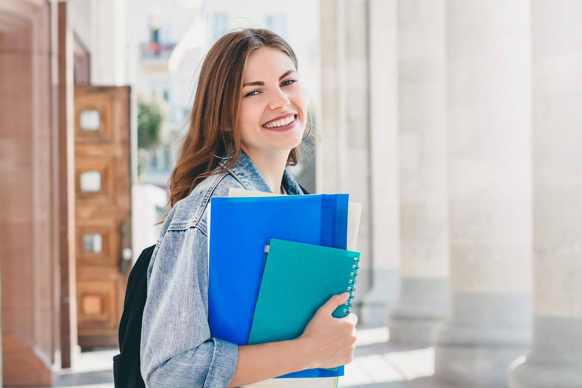 Conseguir el título B1, B2, C1 y C2 en 5 meses es posible con EOI Por Libre