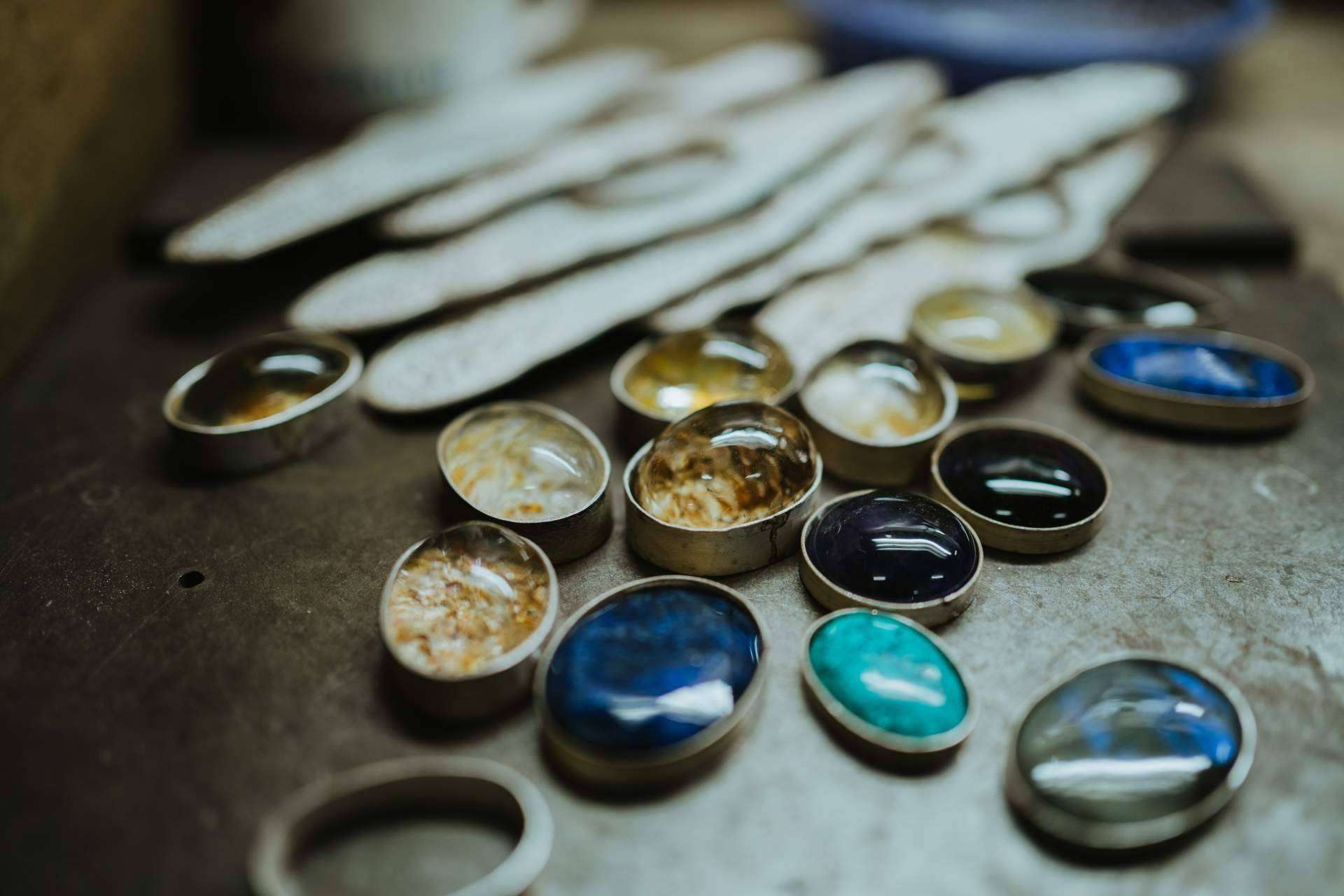 Isabel Lamadrid, la joyería artesanal que destaca por sus piedras semipreciosas