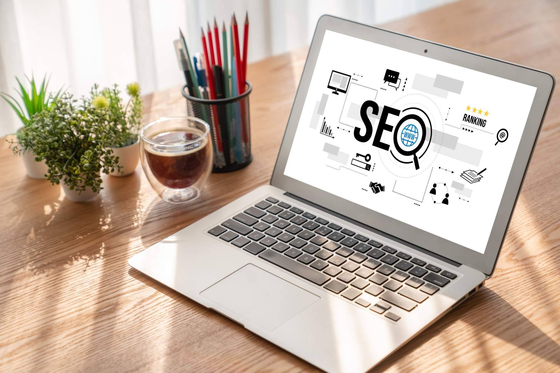 Estrategias SEO que ayudan a lograr el éxito en el posicionamiento web de empresas, por WEB CREATIVO