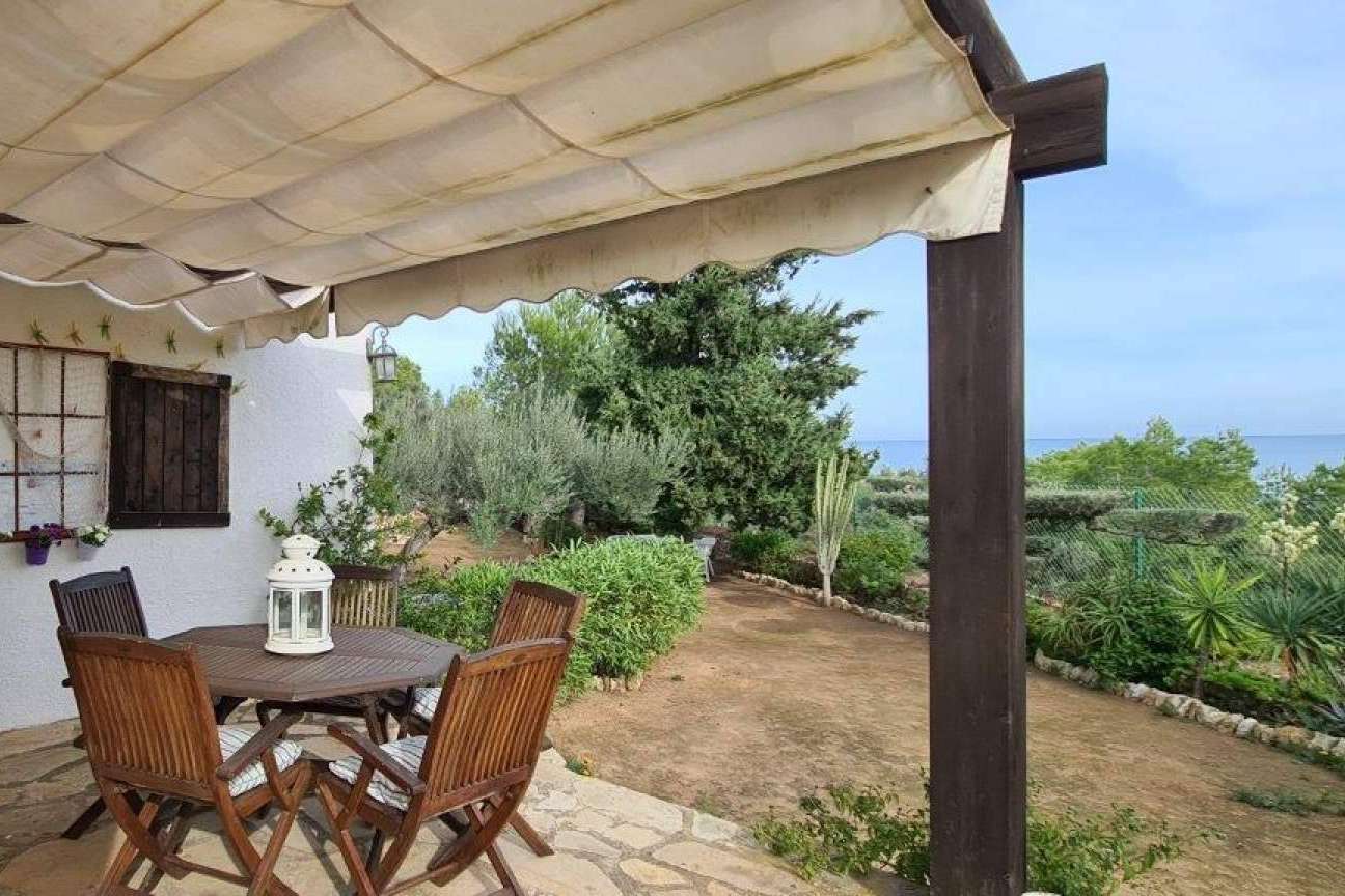 Disfrutar de la naturaleza y de la tranquilidad del mar en La Marinada