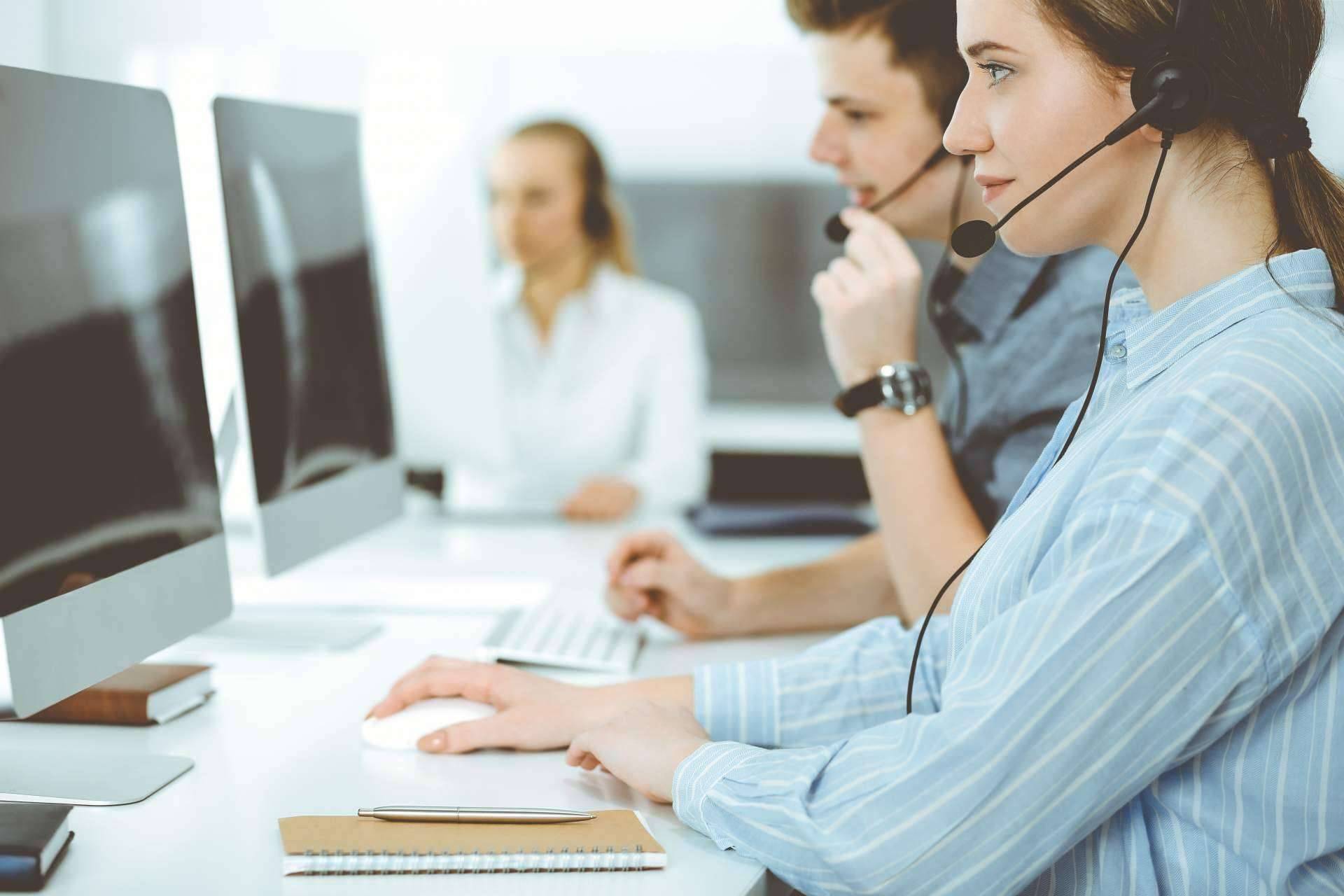 Creando experiencias positivas de clientes en la comunicación con el contact center de TELLiT