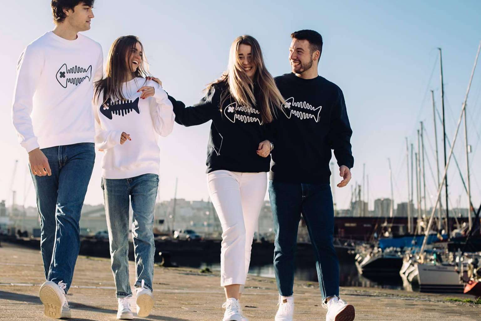 Maiwa presenta las camisetas y sudaderas que las chicas robarán a sus chicos