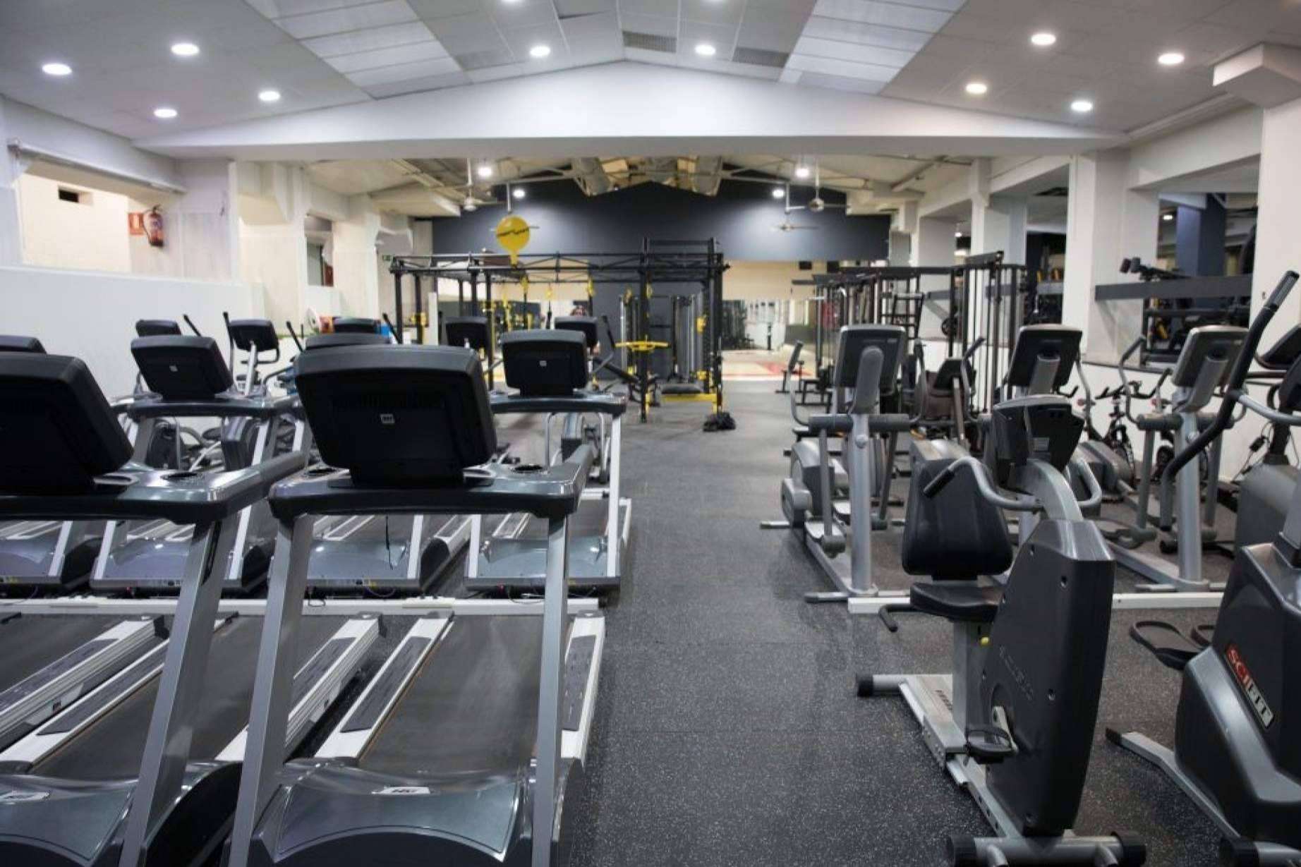 Descubrir 'la perla' escondida de Vallecas. MABUNI, el gimnasio con piscina