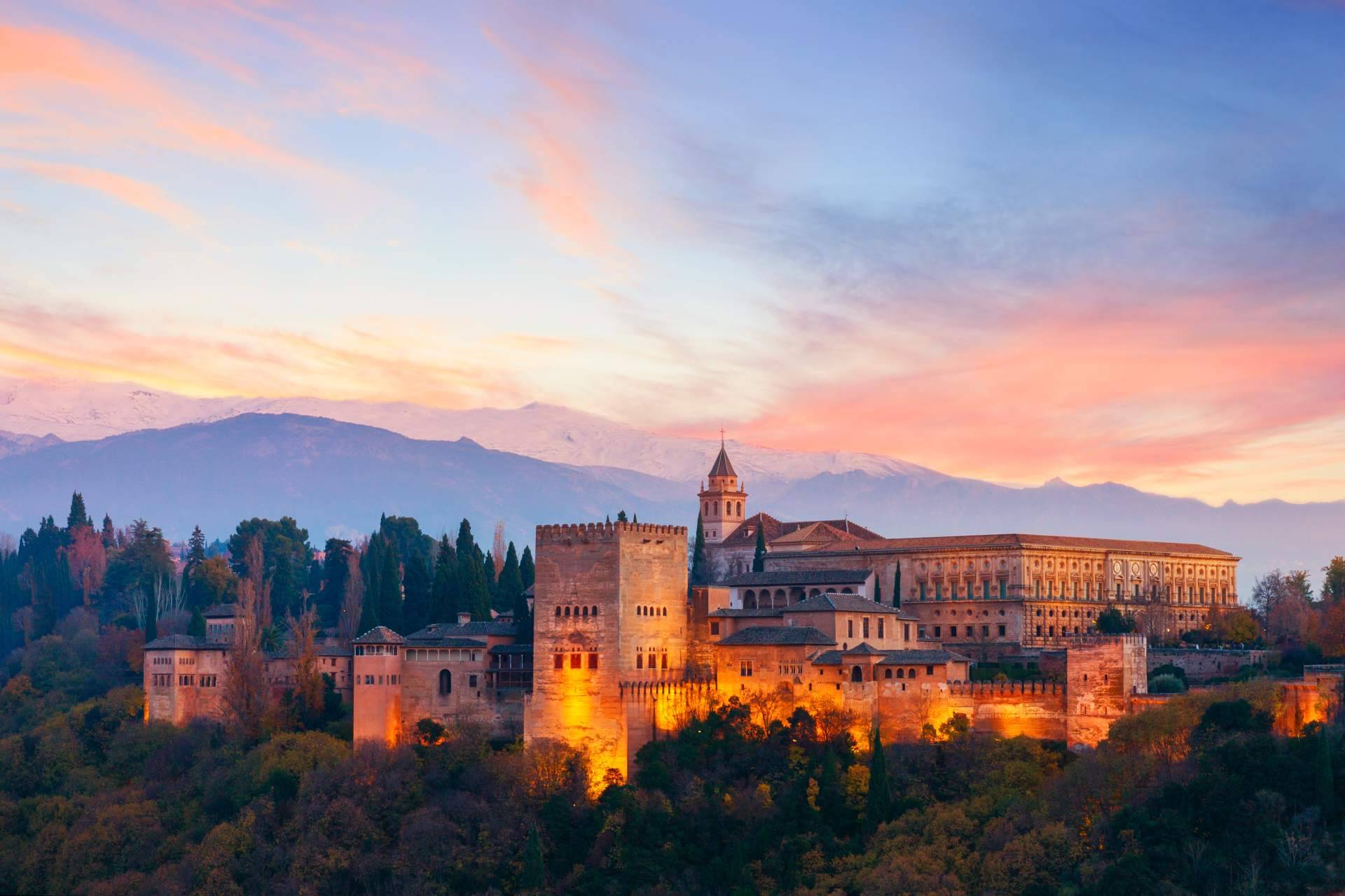 Pasiontur busca garantizar a los grupos turísticos tickets a Alhambra y otros monumentos de máxima afluencia a través de Tickets Passion, su nueva marca