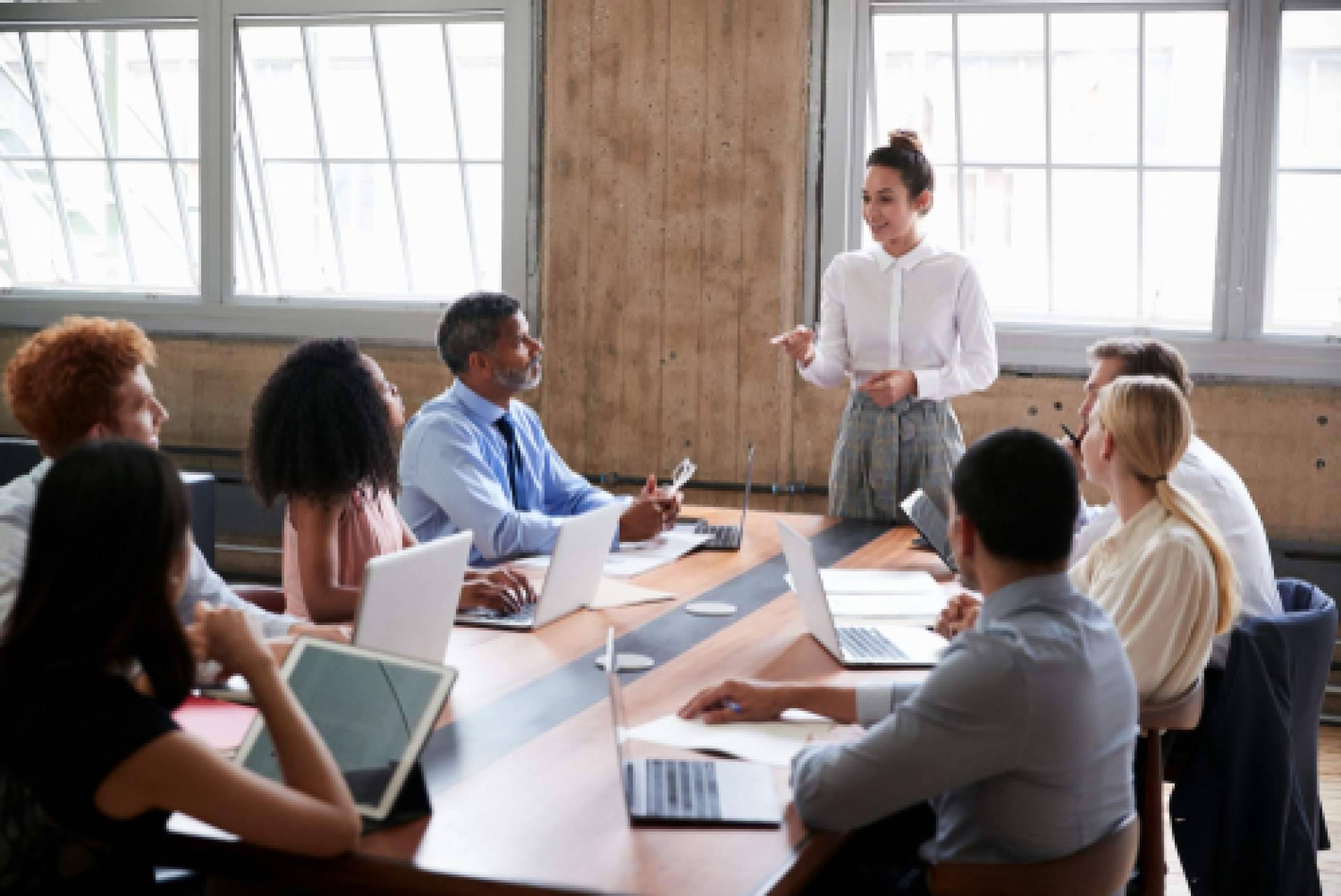 La mujer en el paradigma actual de los negocios