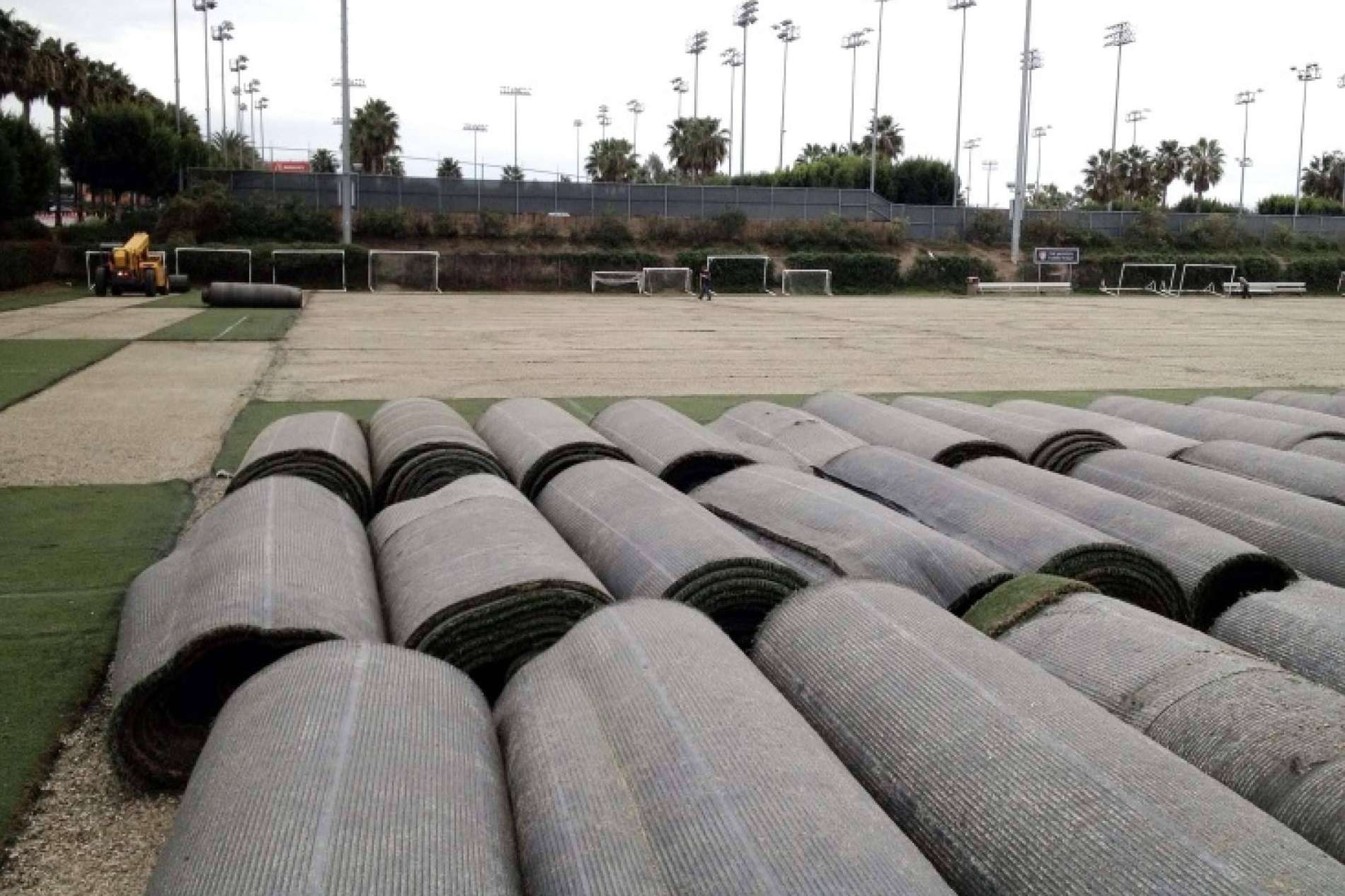 El césped reciclado de fútbol es una tendencia de mercado en alza, para la instalación de jardines, residenciales y actividades de ocio