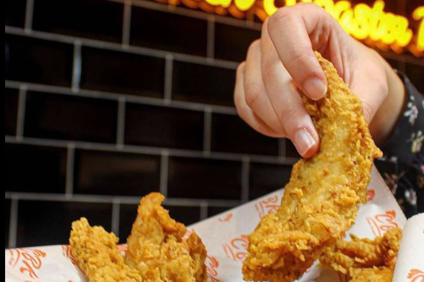 El restaurante especializado en pollo crujiente, CBK, celebra la nueva apertura en Bilbao