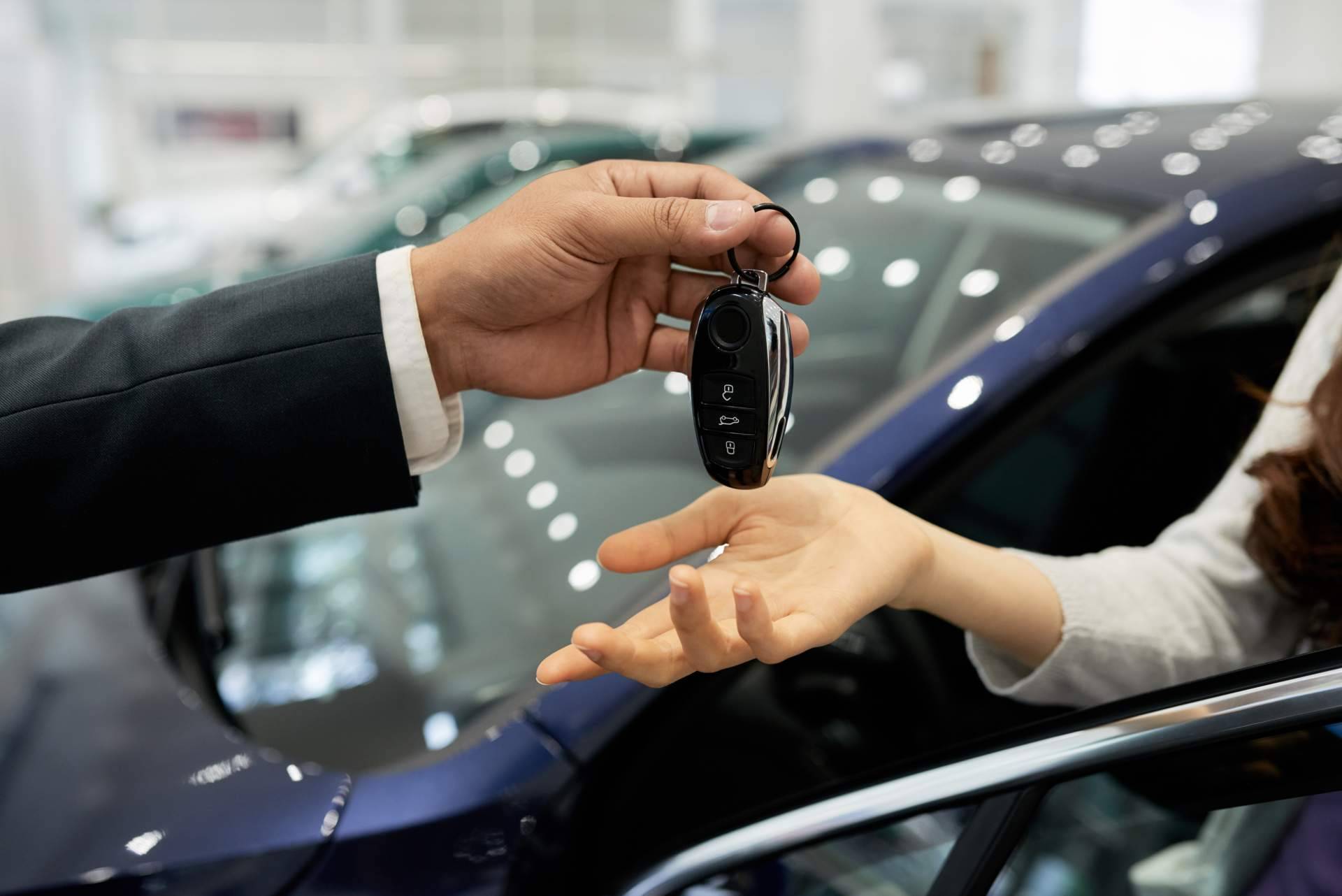 Finisterre 21 Confluence Group ofrece un pionero servicio de renting; con coches completamente nuevos por una única cuota mensual y 100 % desgravable para empresas y autónomos
