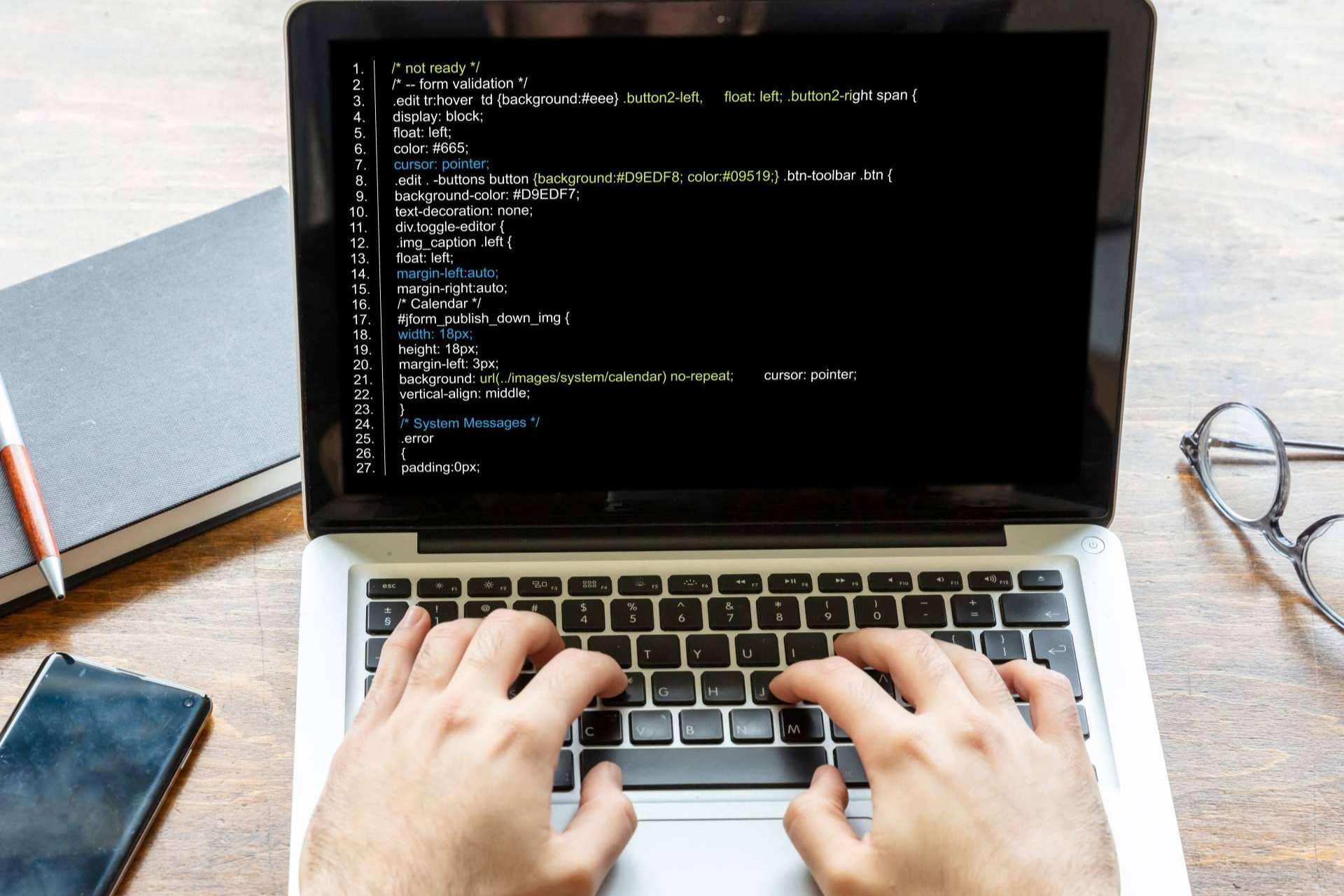 Siendo una de las profesiones más demandadas, Gesenco Formación ofrece formación en programación y diseño web