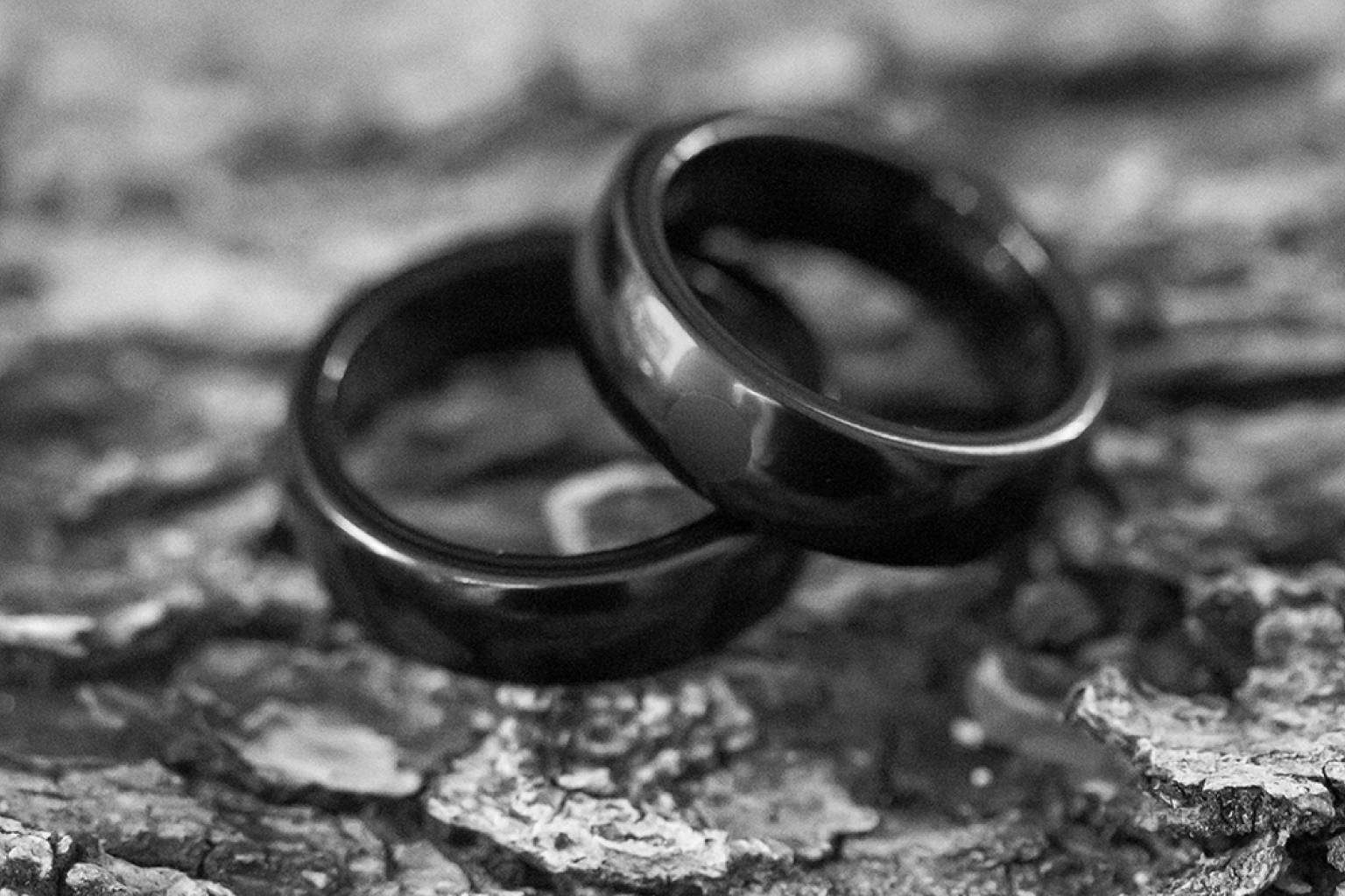 El anillo de pago Rikki, una alternativa moderna a las alianzas de boda convencionales