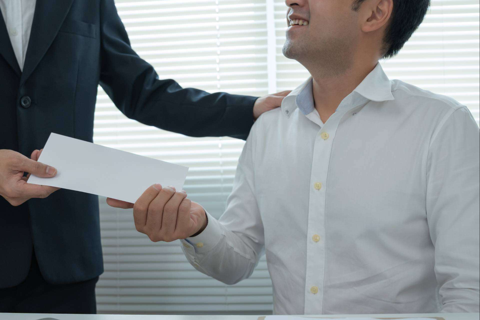 Consultax asesora sobre los métodos para retirar dinero legalmente de una empresa como socio o administrador