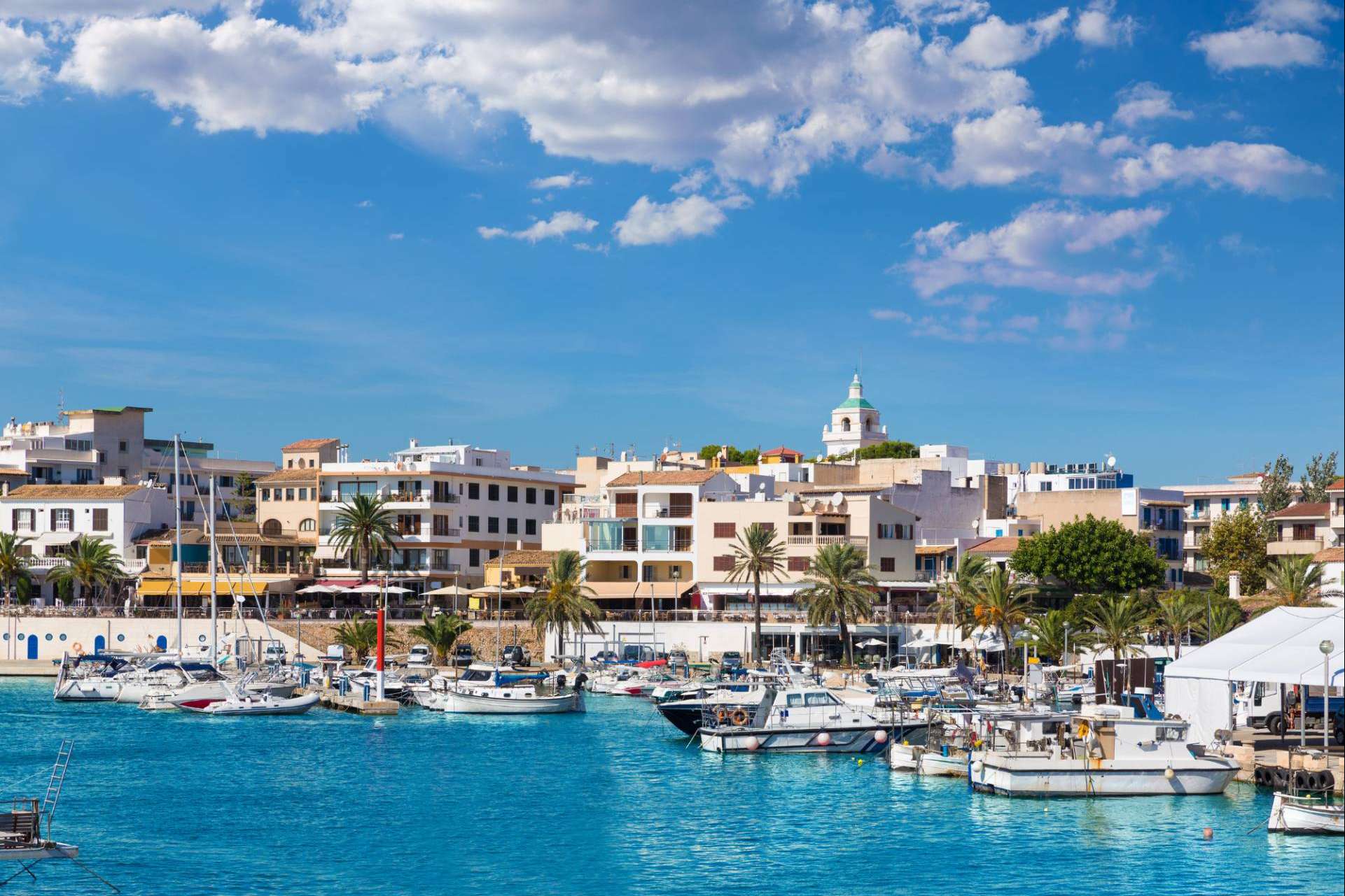 Un paraíso de sol, mar y diversión en Mallorca, Cala Ratjada