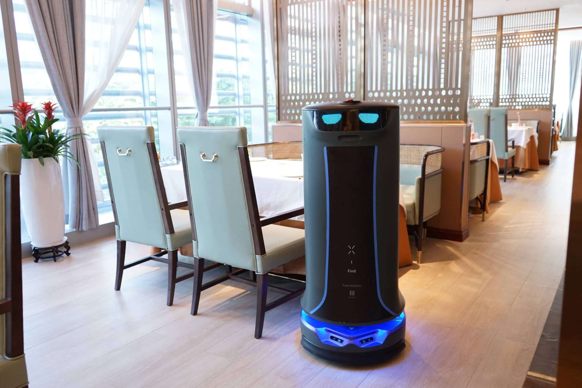 Rentabilidad y eficiencia con el robot camarero para restaurantes