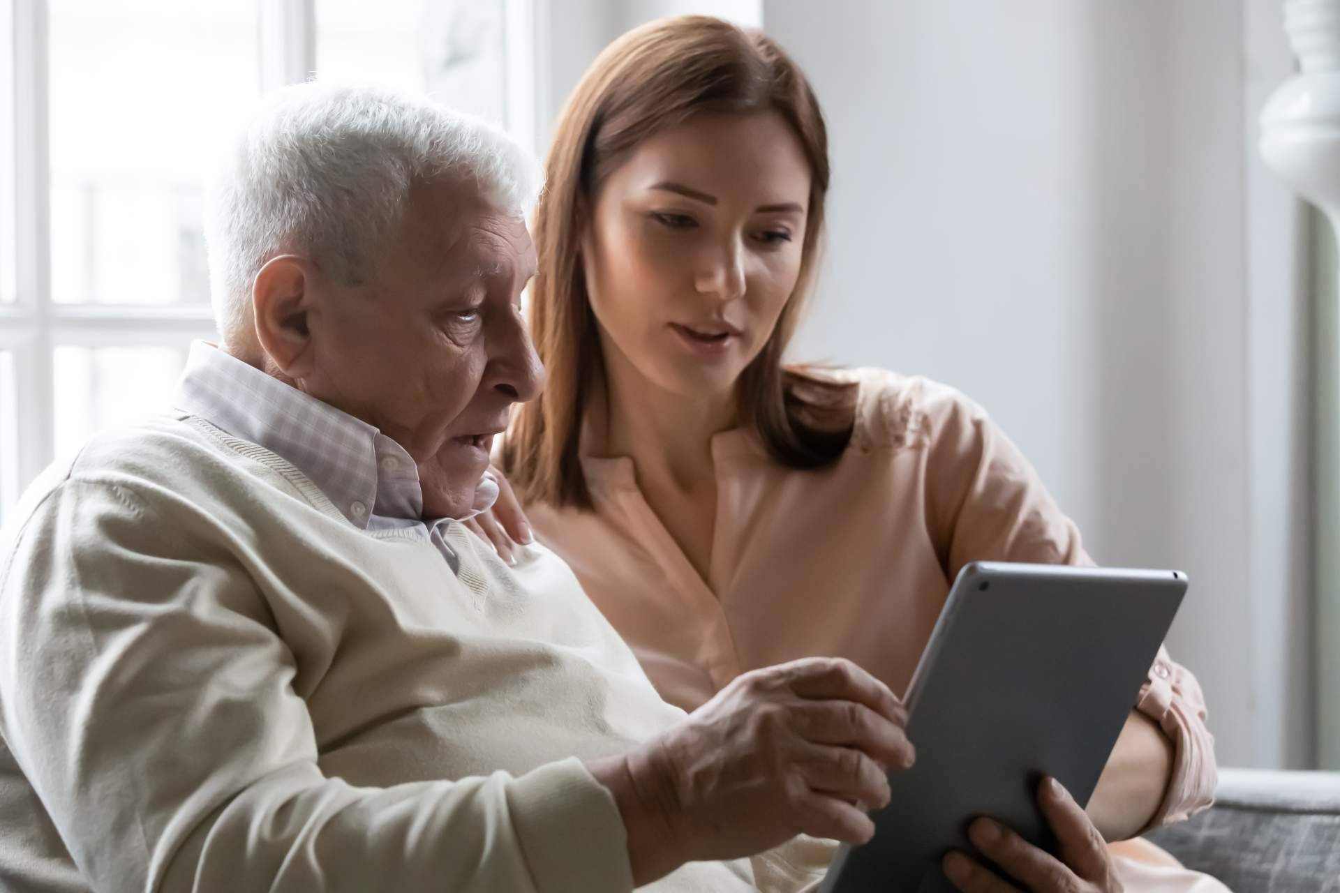 Family Servit ofrece atención especializada y calidad de vida en el cuidado de personas mayores