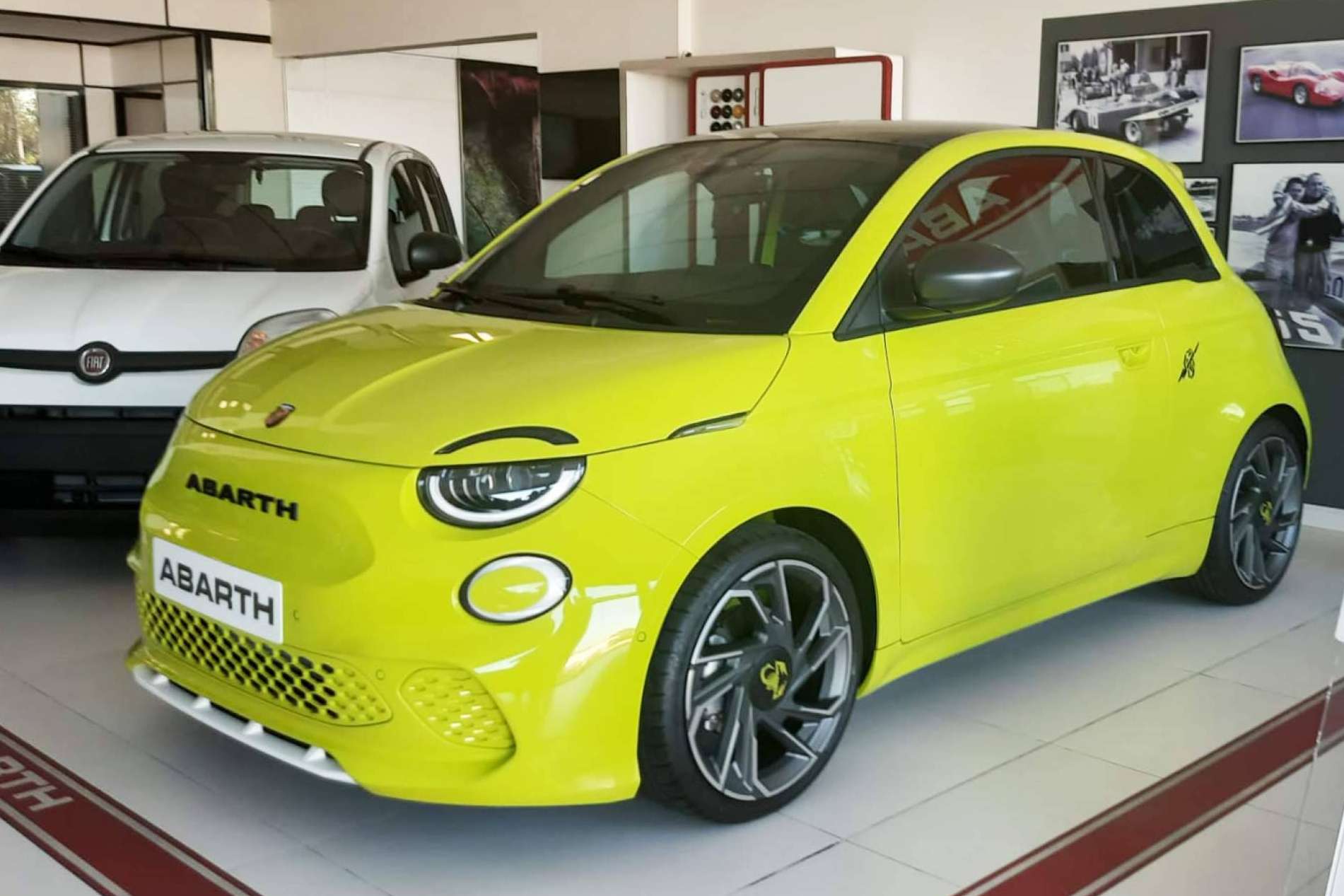 Ascauto ofrece en Madrid el Abarth 500e, impulsando la electrificación