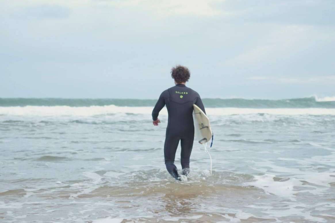 Aprender a surfear con Surfland.app