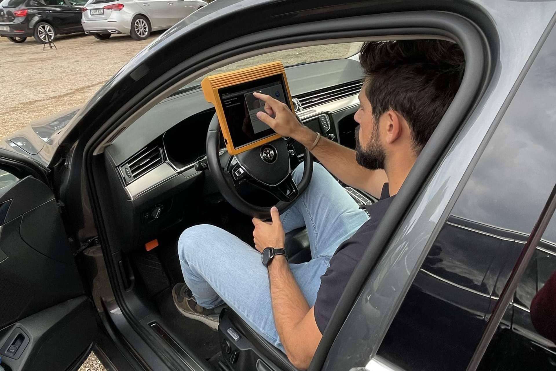 La start-up NeedCarHelp revoluciona el sector de la revisión de coches de segunda mano