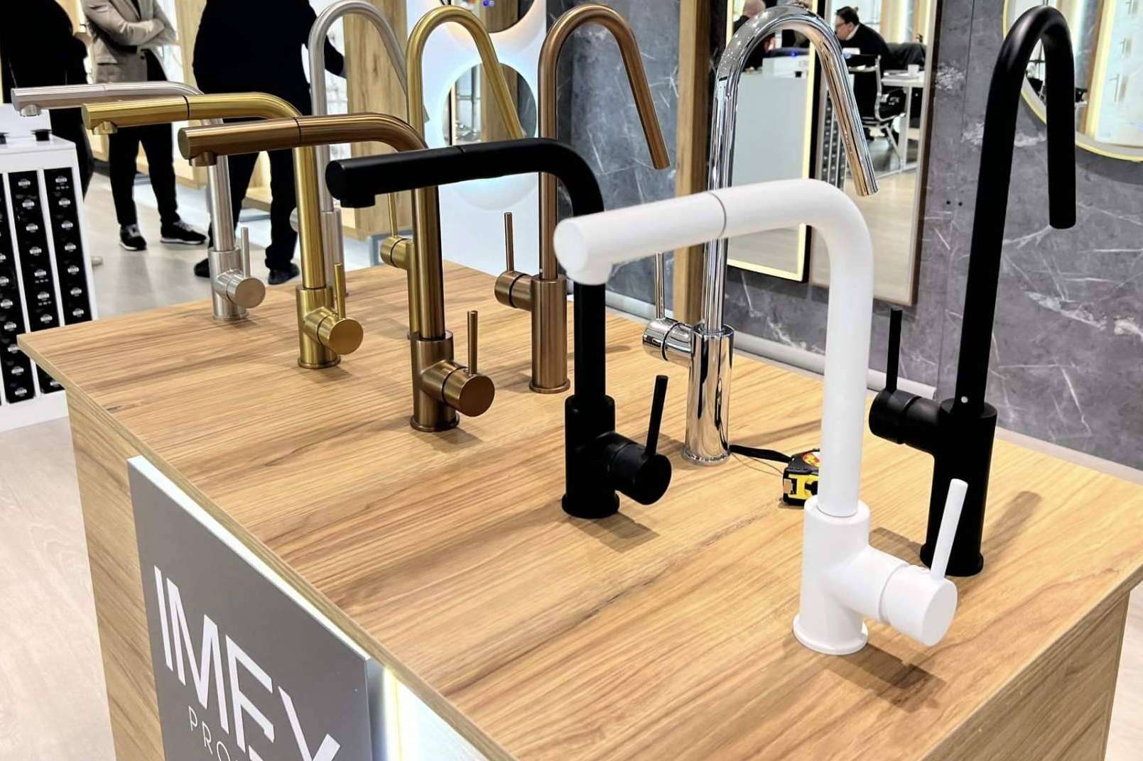 El showroom de Imex Products y Ledimex Led Mirrors presentará novedades en grifería y espejos en Cevisama 2024