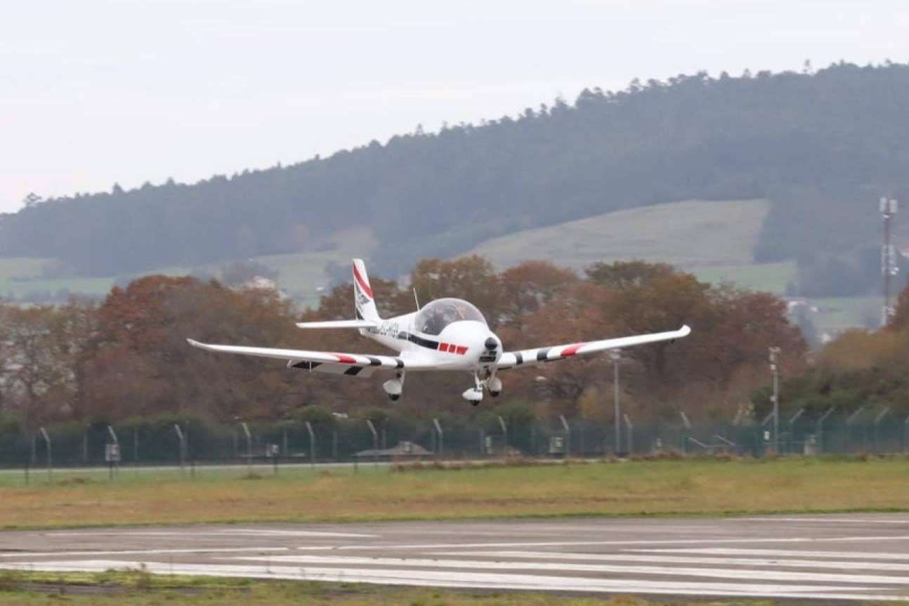 Adentrarse en el apasionante mundo de la aviación llevando los mandos desde el primer momento, de la mano de Asturfly