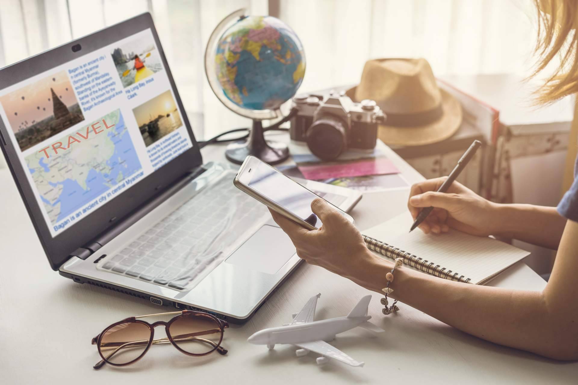 Cómo evitar trucos de viaje obsoletos y optar por alternativas más inteligentes según expertos en viajes